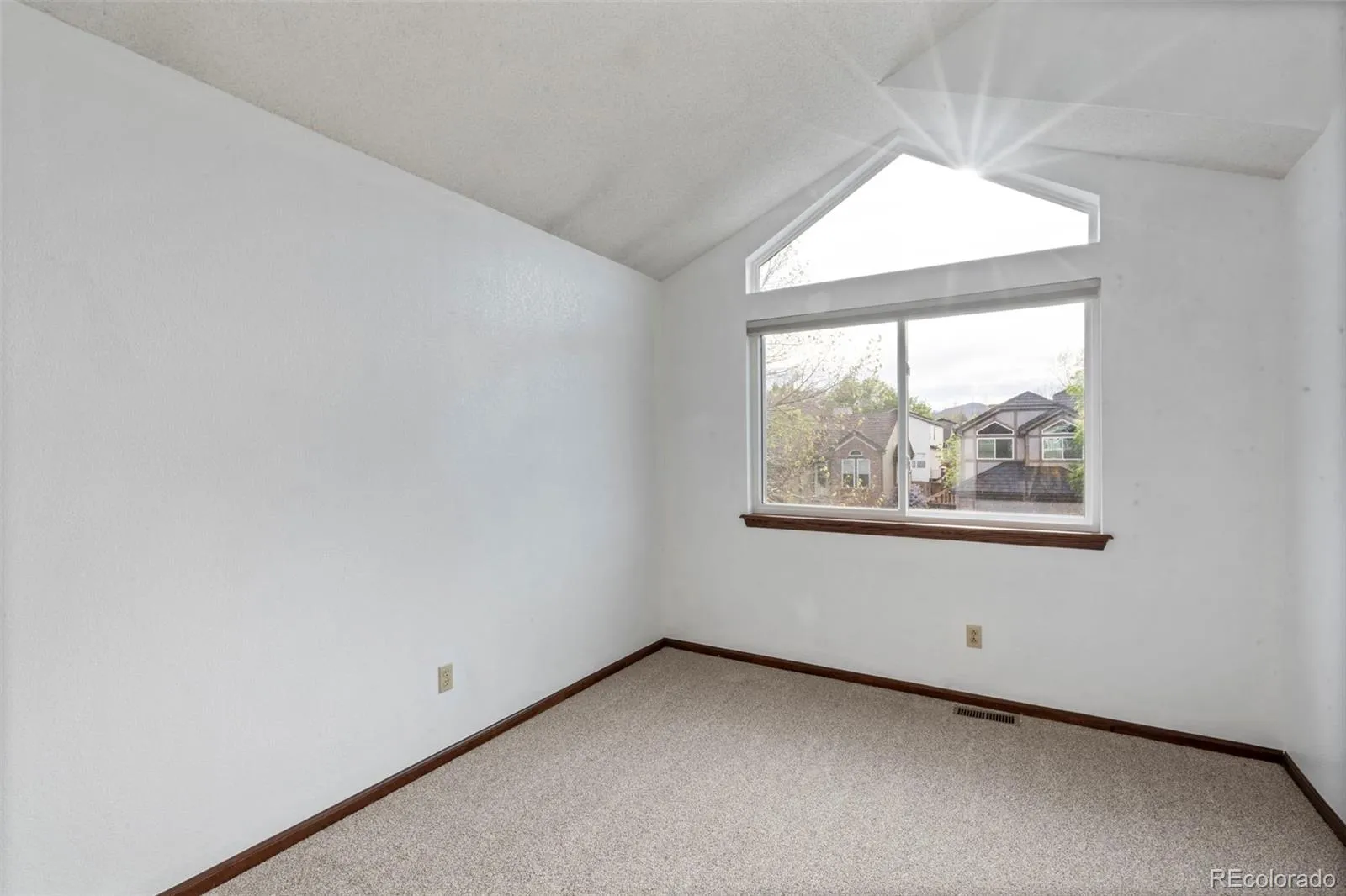 04182026013911 1600 22