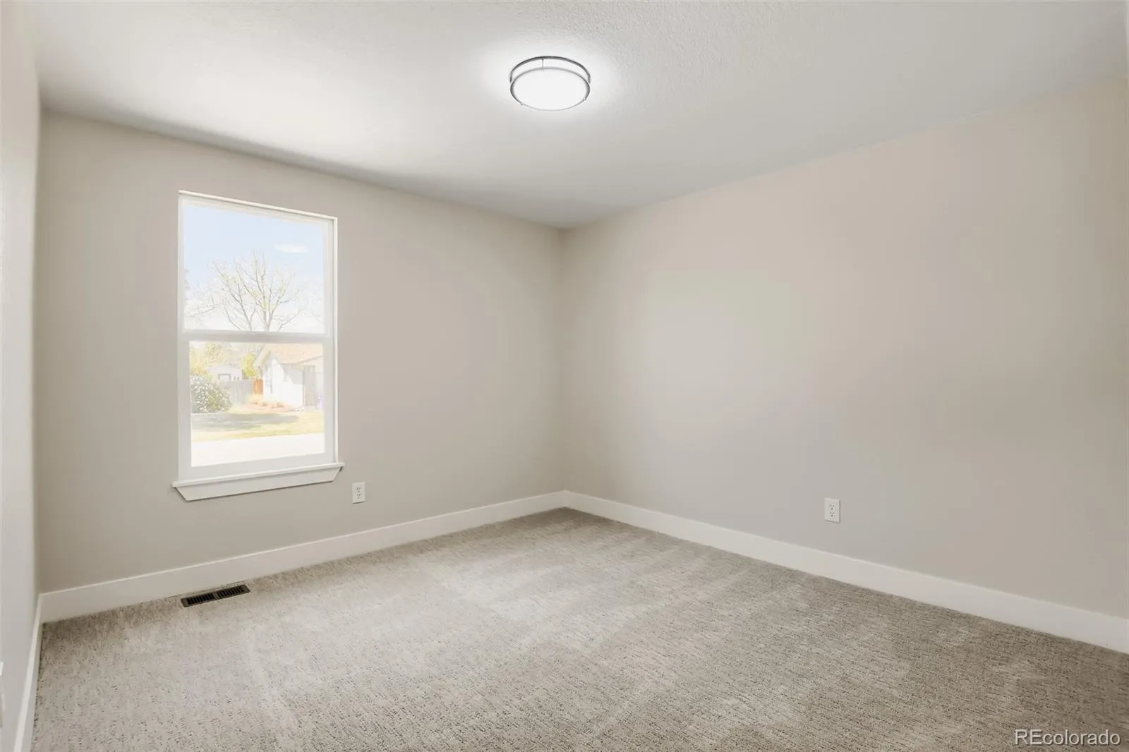 3158 S Dayton Court Denver CO 80231 MLS #REC2938340 04222026221855 1600 16
