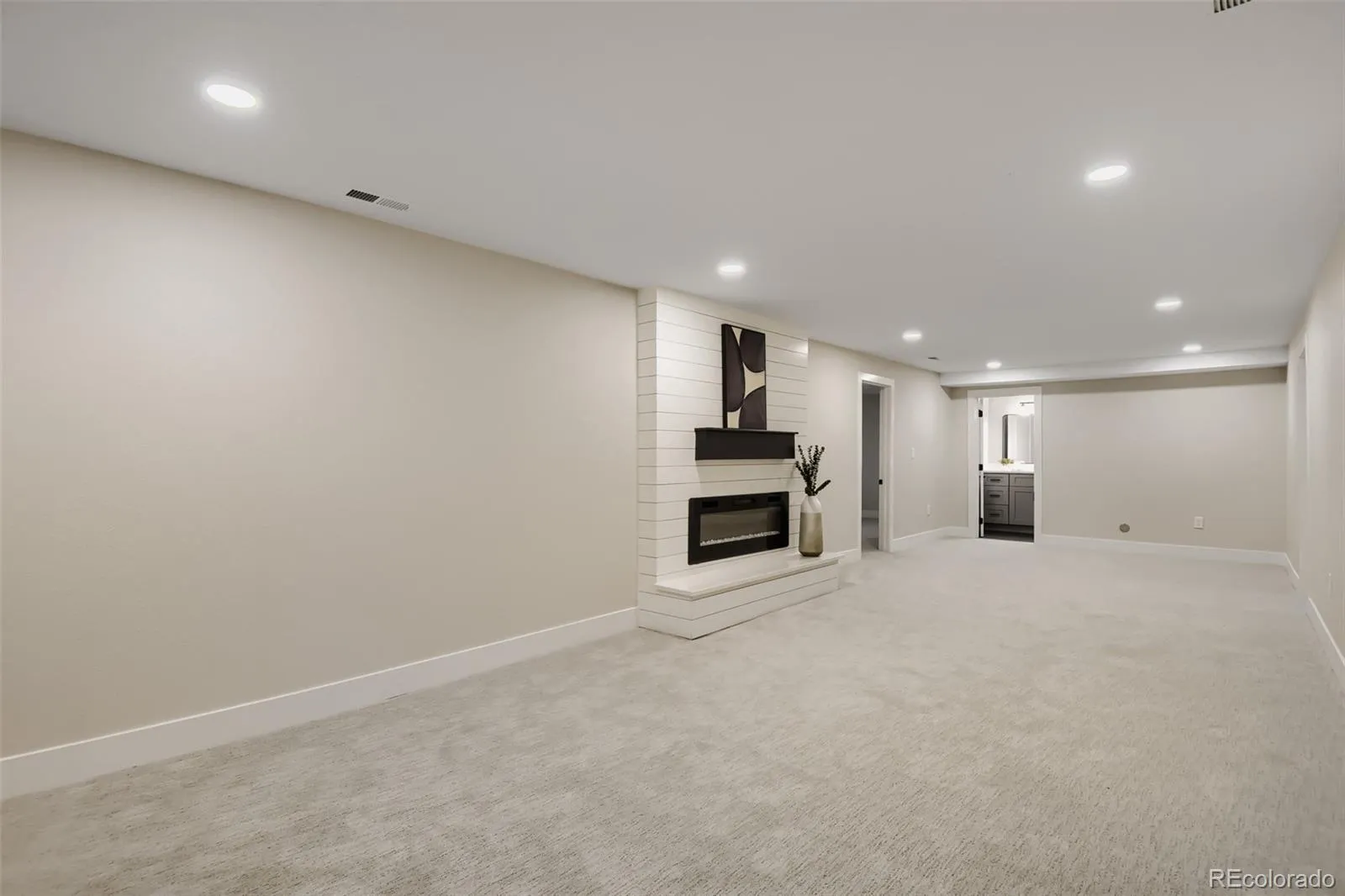 3158 S Dayton Court Denver CO 80231 MLS #REC2938340 04222026221855 1600 20