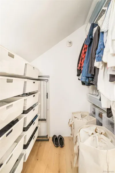 03272026005842 800 26