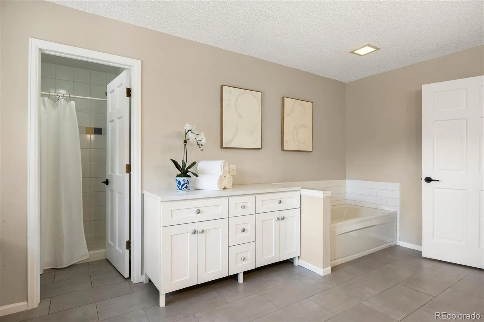 3085 E Hinsdale Avenue Centennial CO 80122 MLS #REC2942209 06242026004130 1600 30