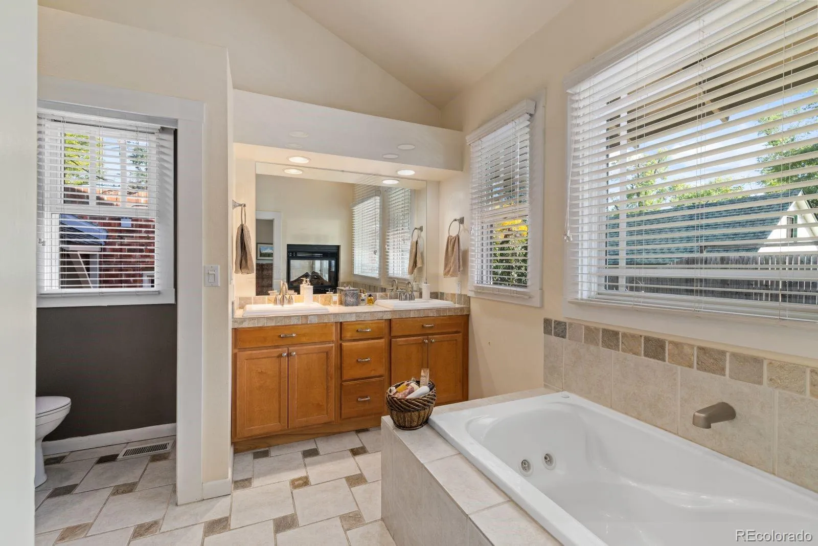 1872 S Marion Street Denver CO 80210 MLS #REC2947951 05122026160634 1600 19
