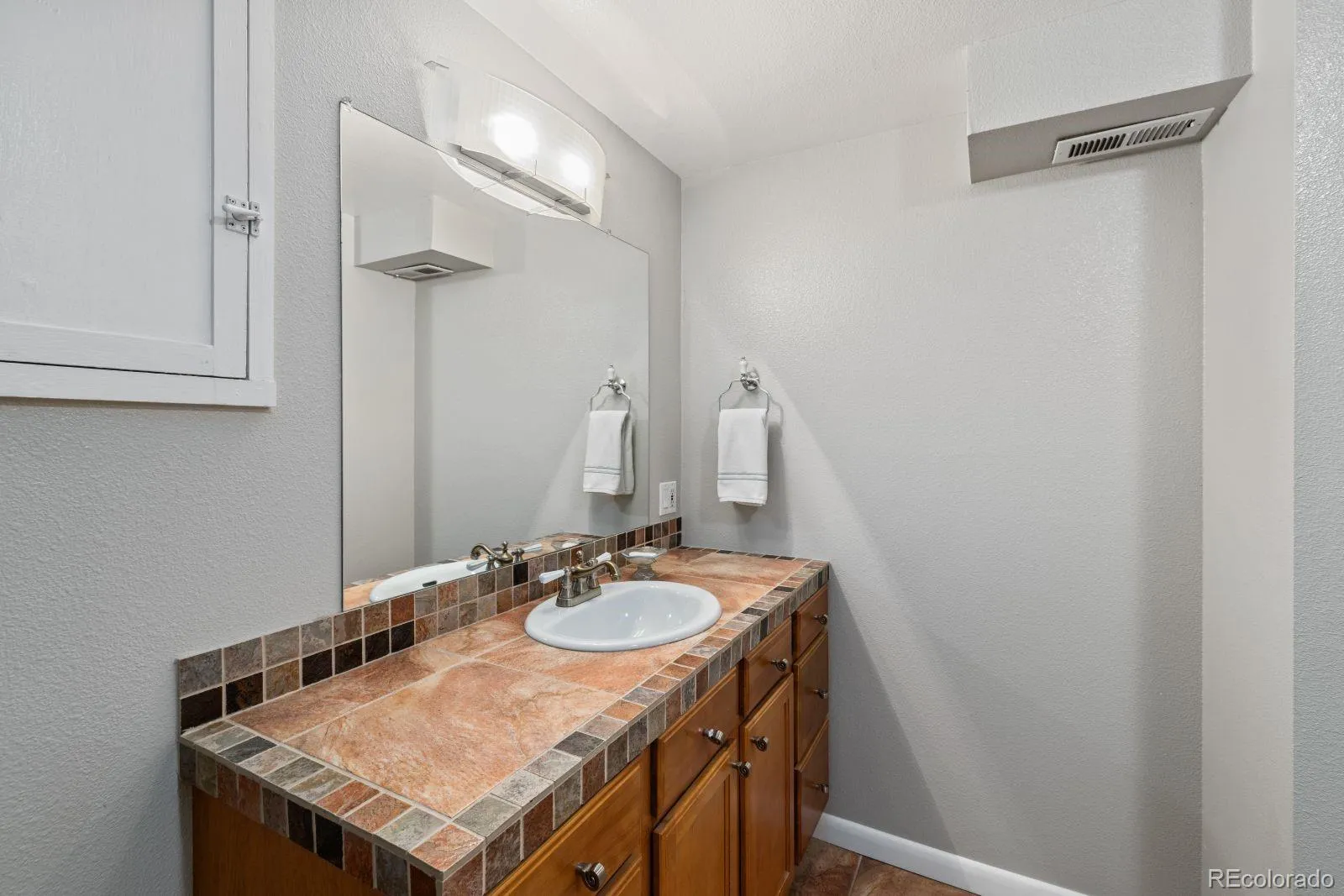 1872 S Marion Street Denver CO 80210 MLS #REC2947951 05122026160634 1600 38