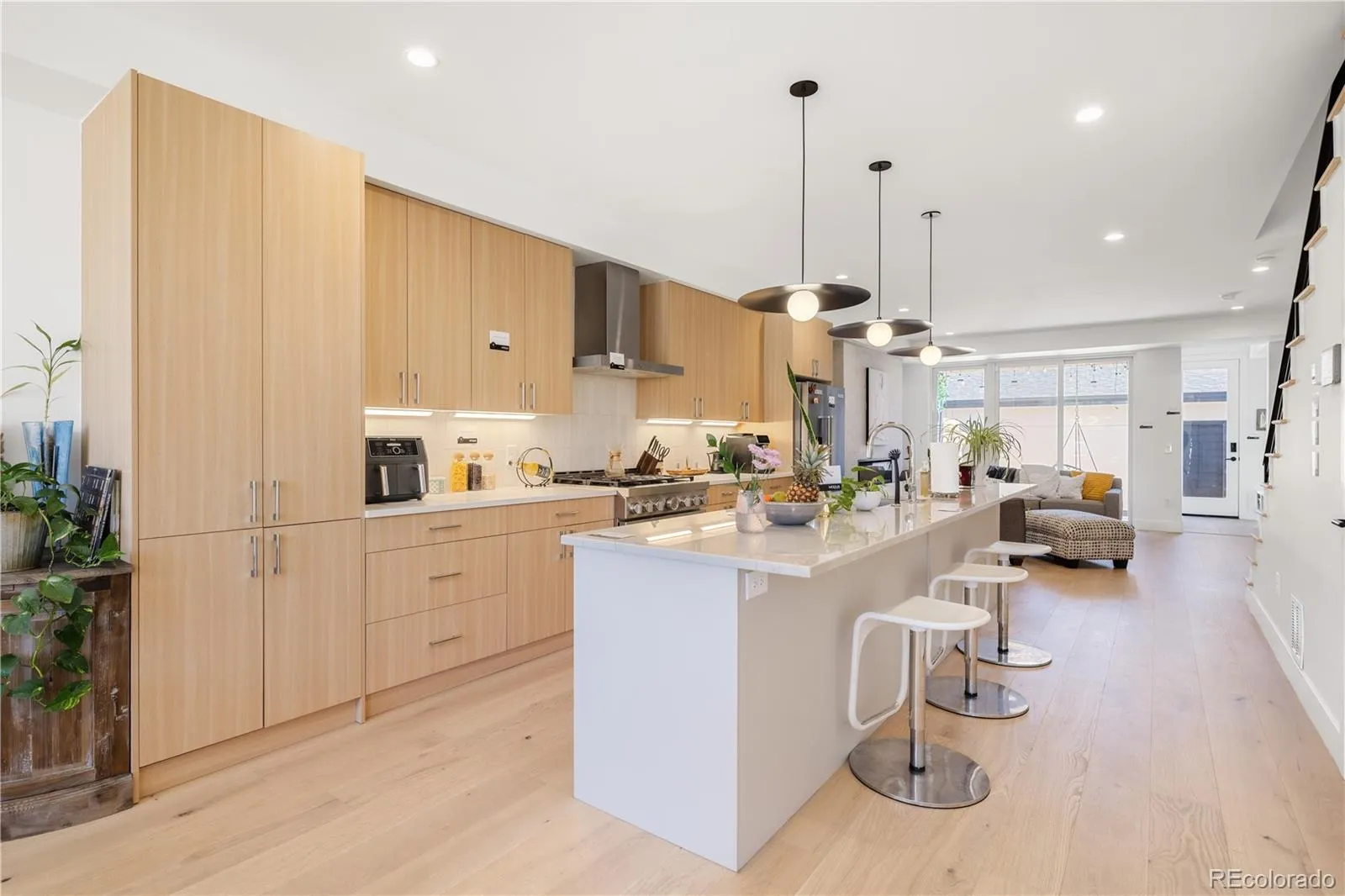 04102026164734 1600 2