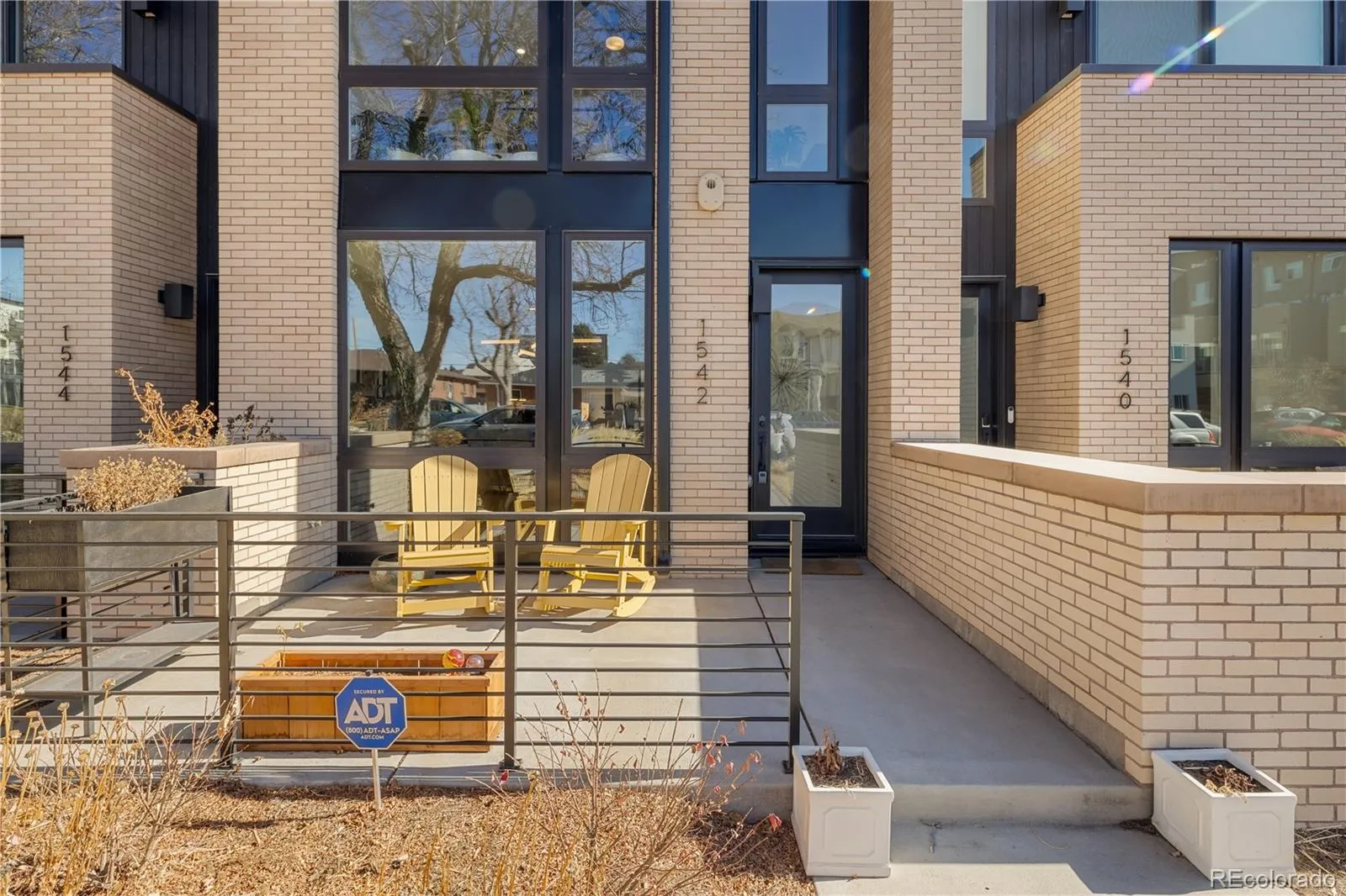 04102026164734 1600 30