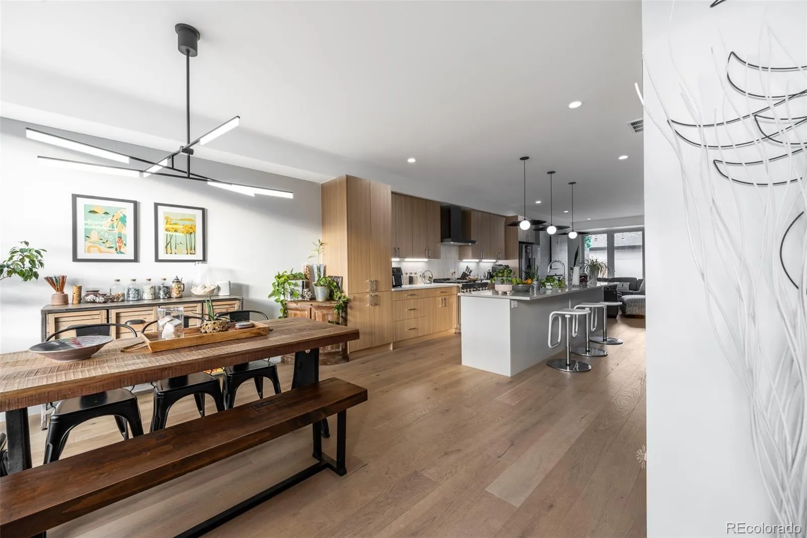 04102026164734 1600 6