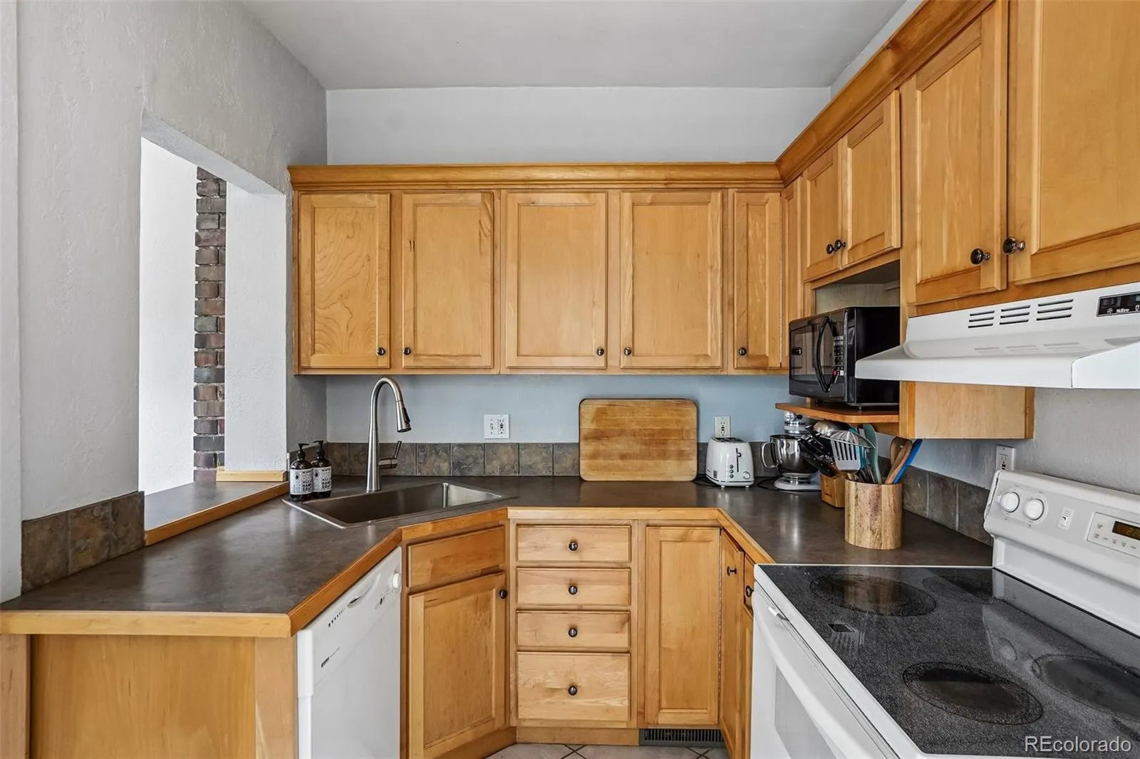 3031 E 10th Avenue Denver CO 80206 MLS #REC2956123 05282026162414 1600 4