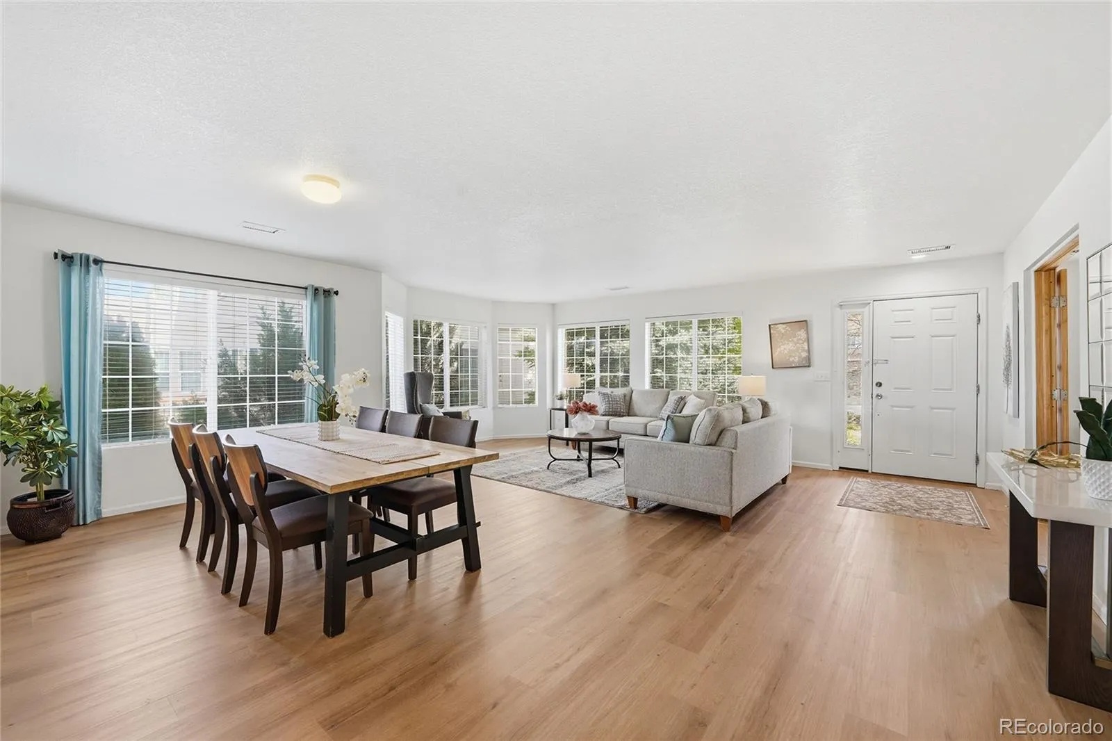 16811 E Caley Place Aurora CO 80016 MLS #REC2957331 05182026194635 1600 1