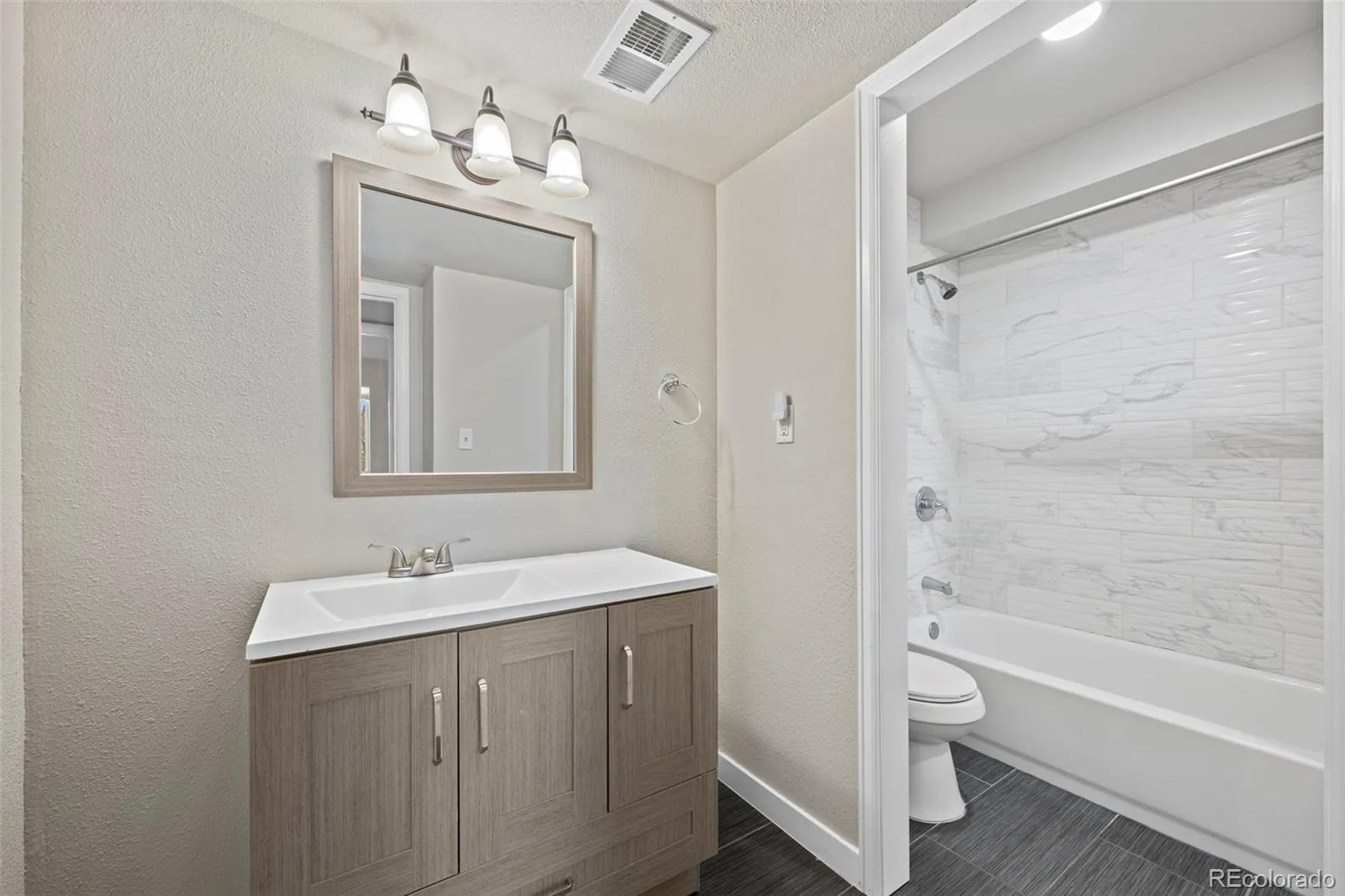 3539 S Fairplay Way #10 #B Aurora CO 80014 MLS #REC2964411 04172026221139 1600 16