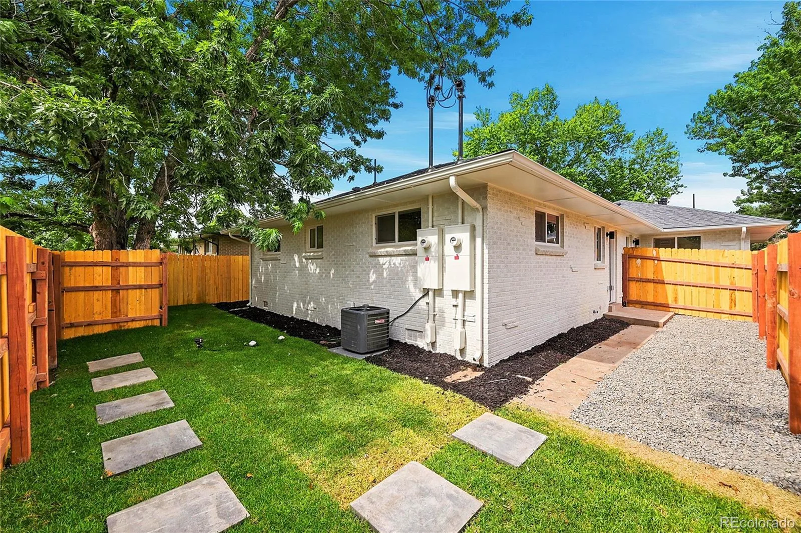 3660 N Grape Street Denver CO 80207 | MLS #REC2965103 08202026172608 1600 10