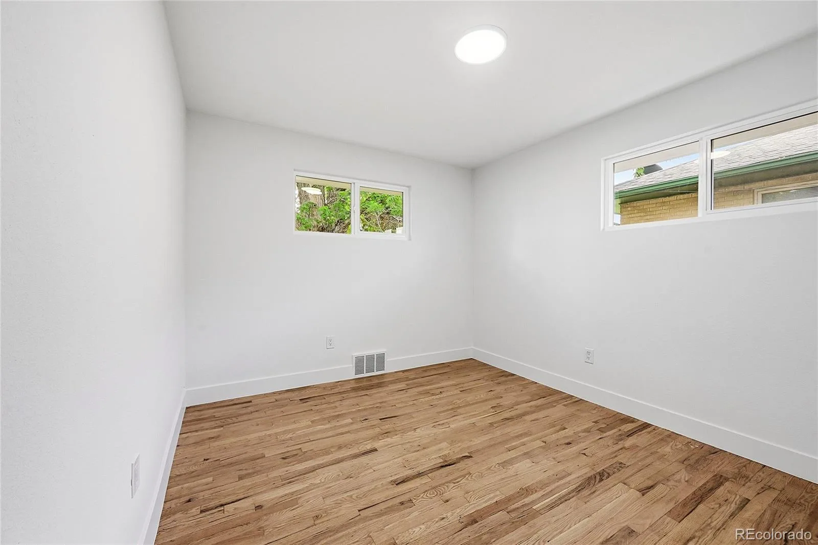 3660 N Grape Street Denver CO 80207 | MLS #REC2965103 08202026172608 1600 14
