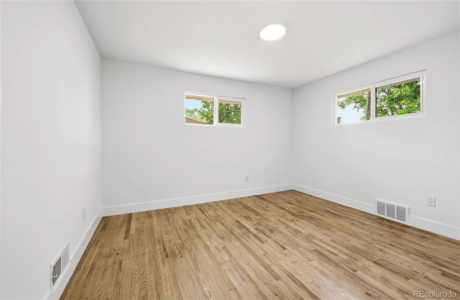 3660 N Grape Street Denver CO 80207 | MLS #REC2965103 08202026172608 1600 15