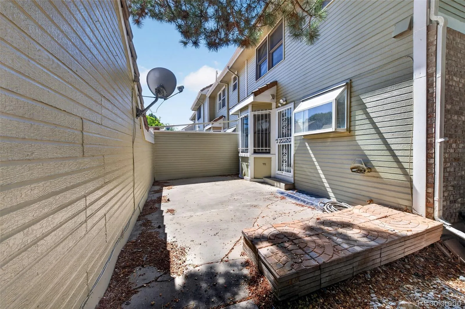 2351 Ranch Drive Denver CO 80234 | MLS #REC2969136 07202026015519 1600 31