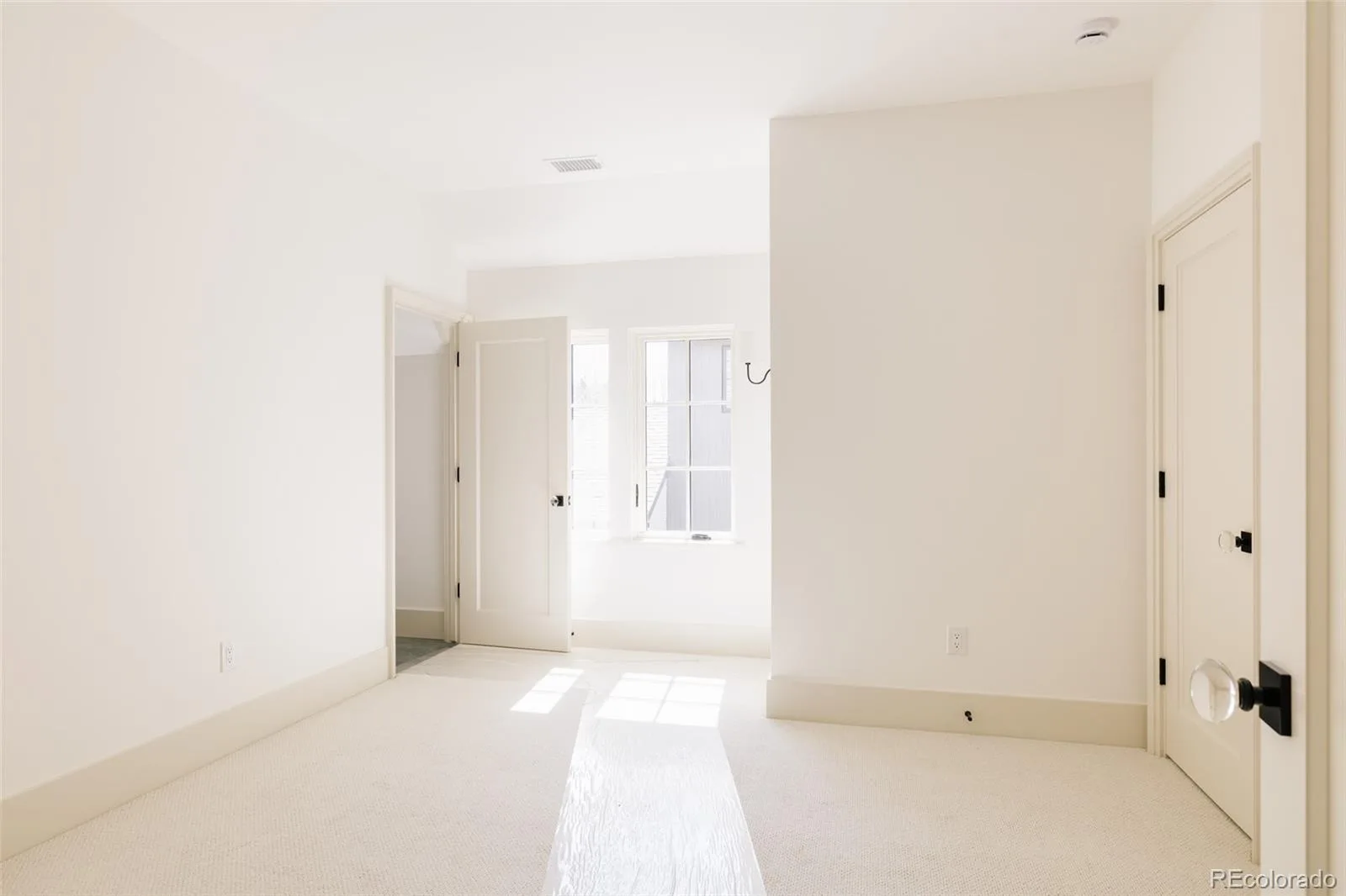 858 S Saint Paul Street Denver CO 80209 MLS #REC2969753 06222026184551 1600 21