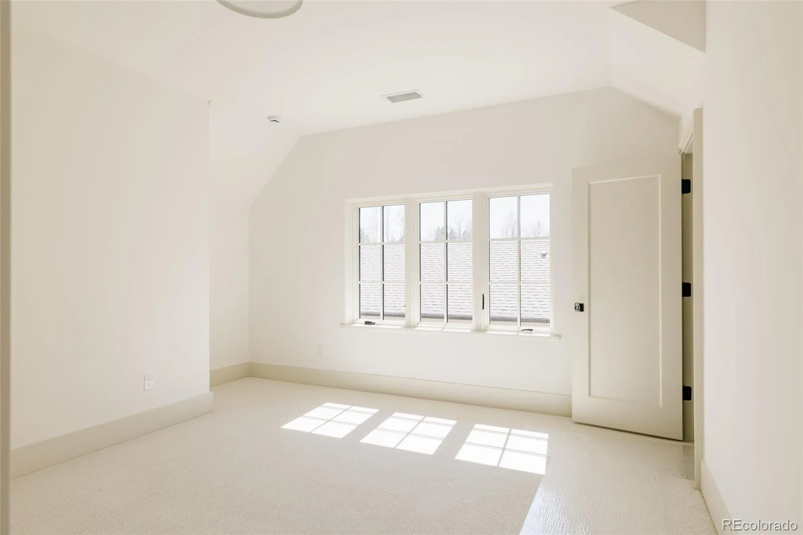 858 S Saint Paul Street Denver CO 80209 MLS #REC2969753 06222026184551 1600 23