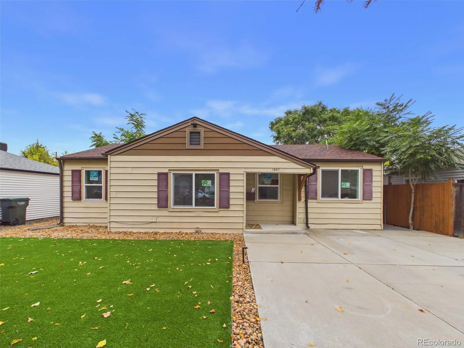 1957 Joliet Street Aurora CO 80010 | MLS #REC2969835 10162026020127 1600 6