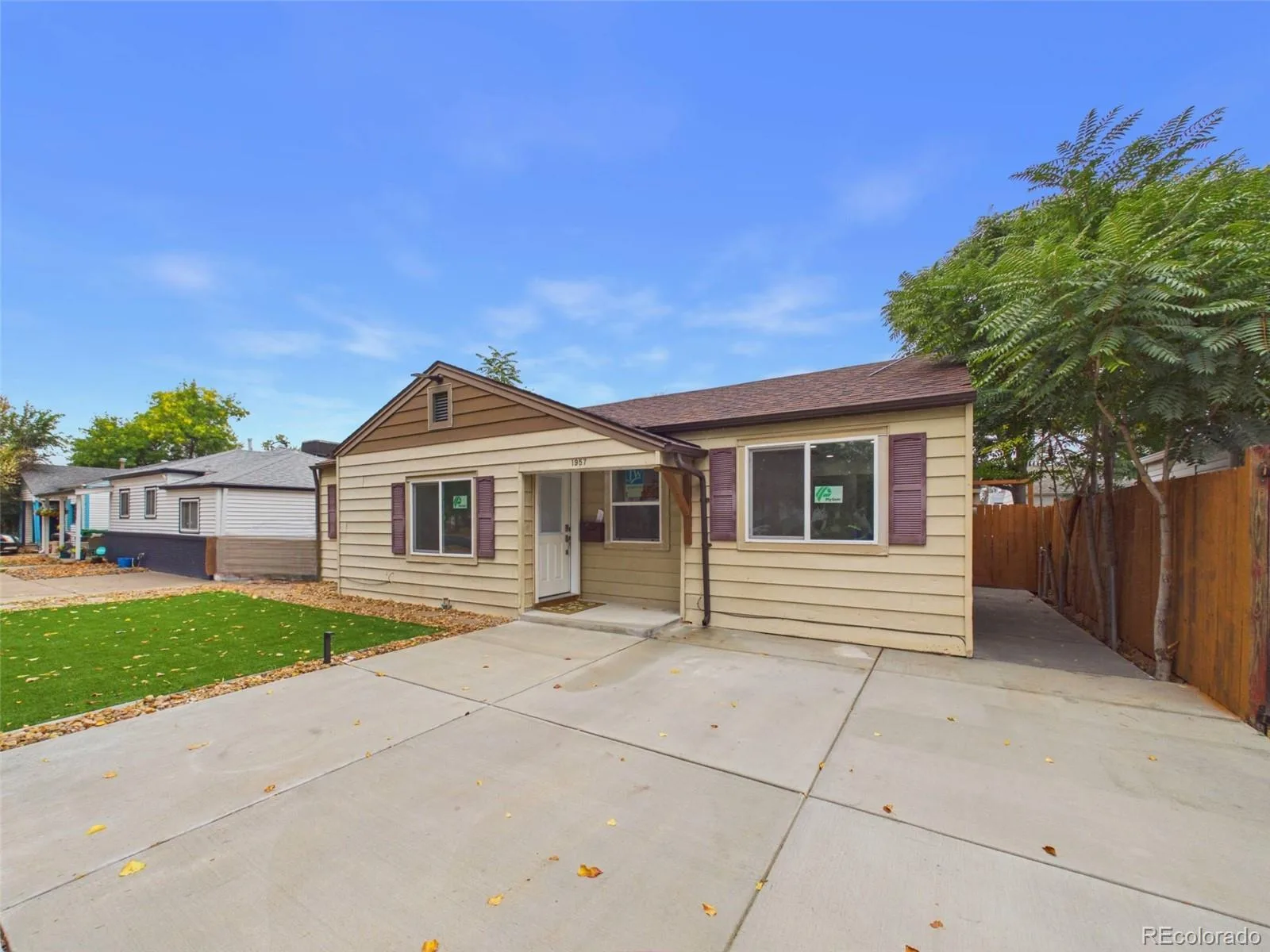 1957 Joliet Street Aurora CO 80010 | MLS #REC2969835 10162026020127 1600 8