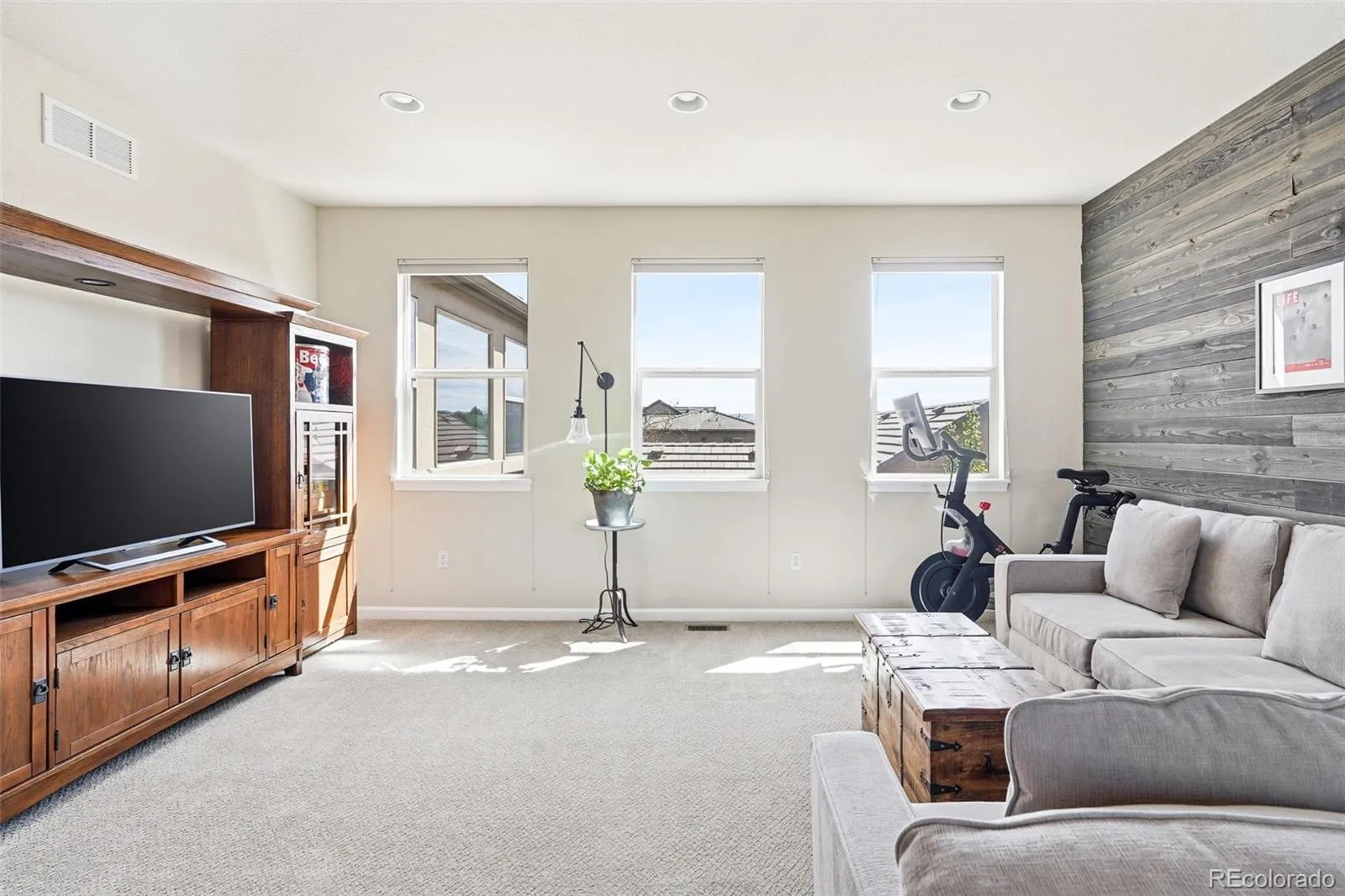 04142026235320 1600 32