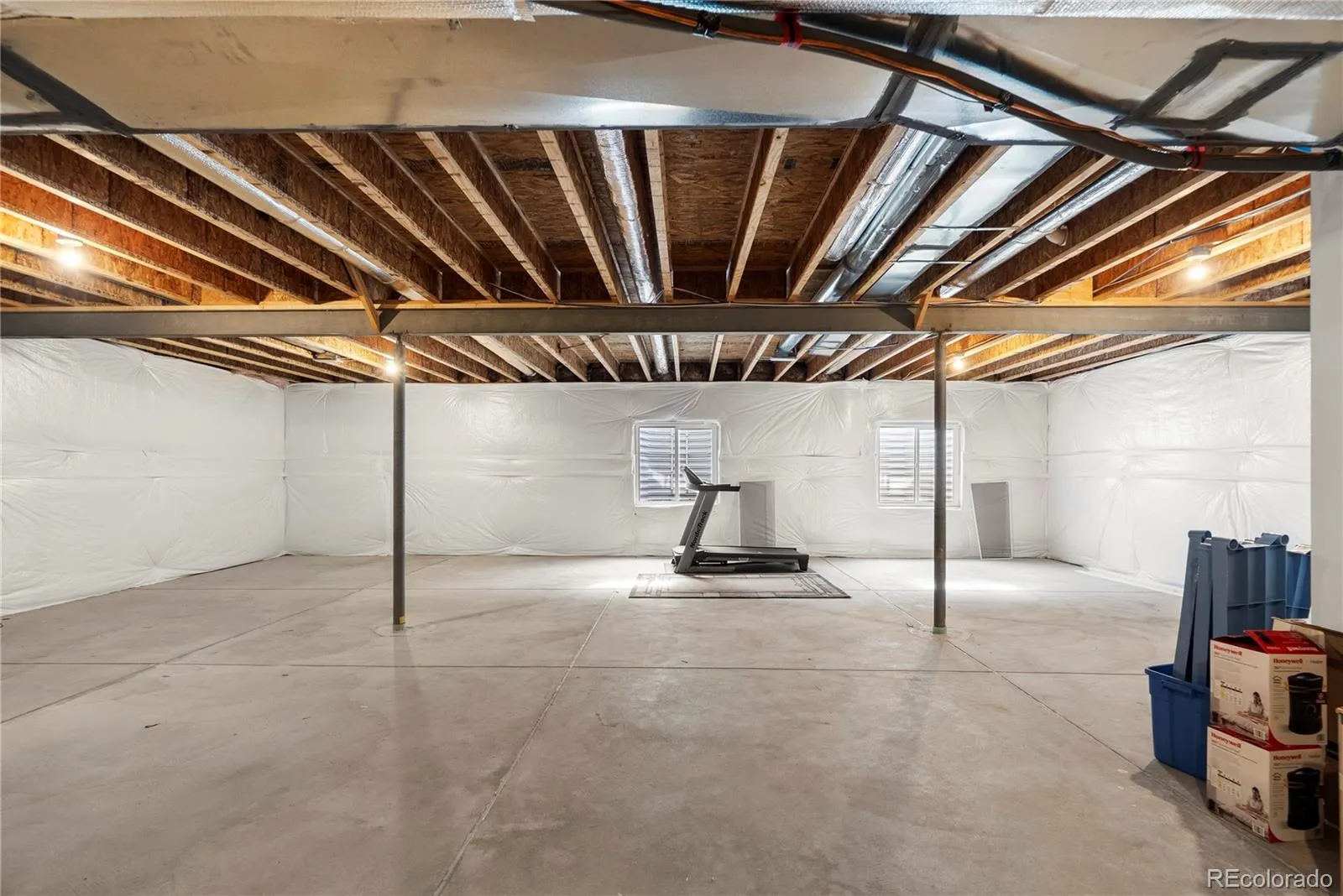 04152026161351 1600 25