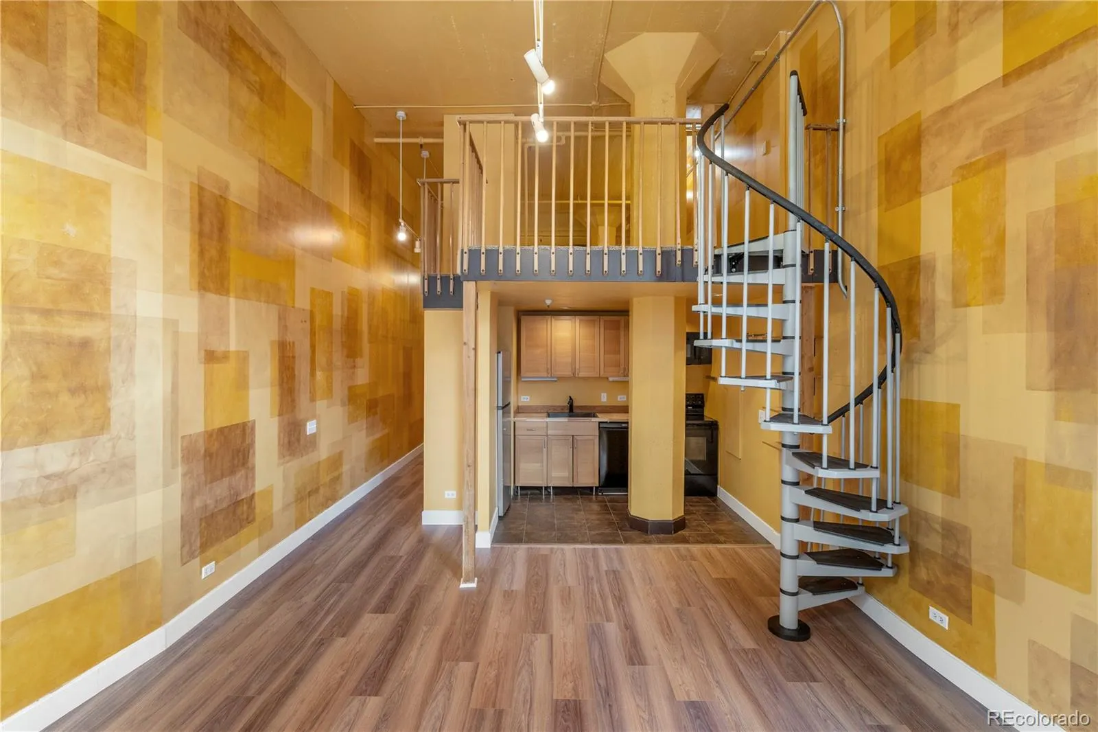 720 16th Street #210 Denver CO 80202 MLS #REC2979291 05242026233537 1600 4