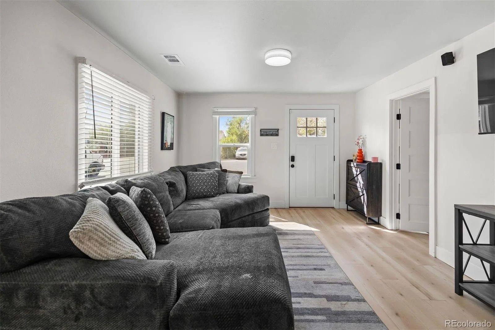 514 S Lowell Boulevard Denver CO 80219 | MLS #REC2982199 08202026234426 1600 2