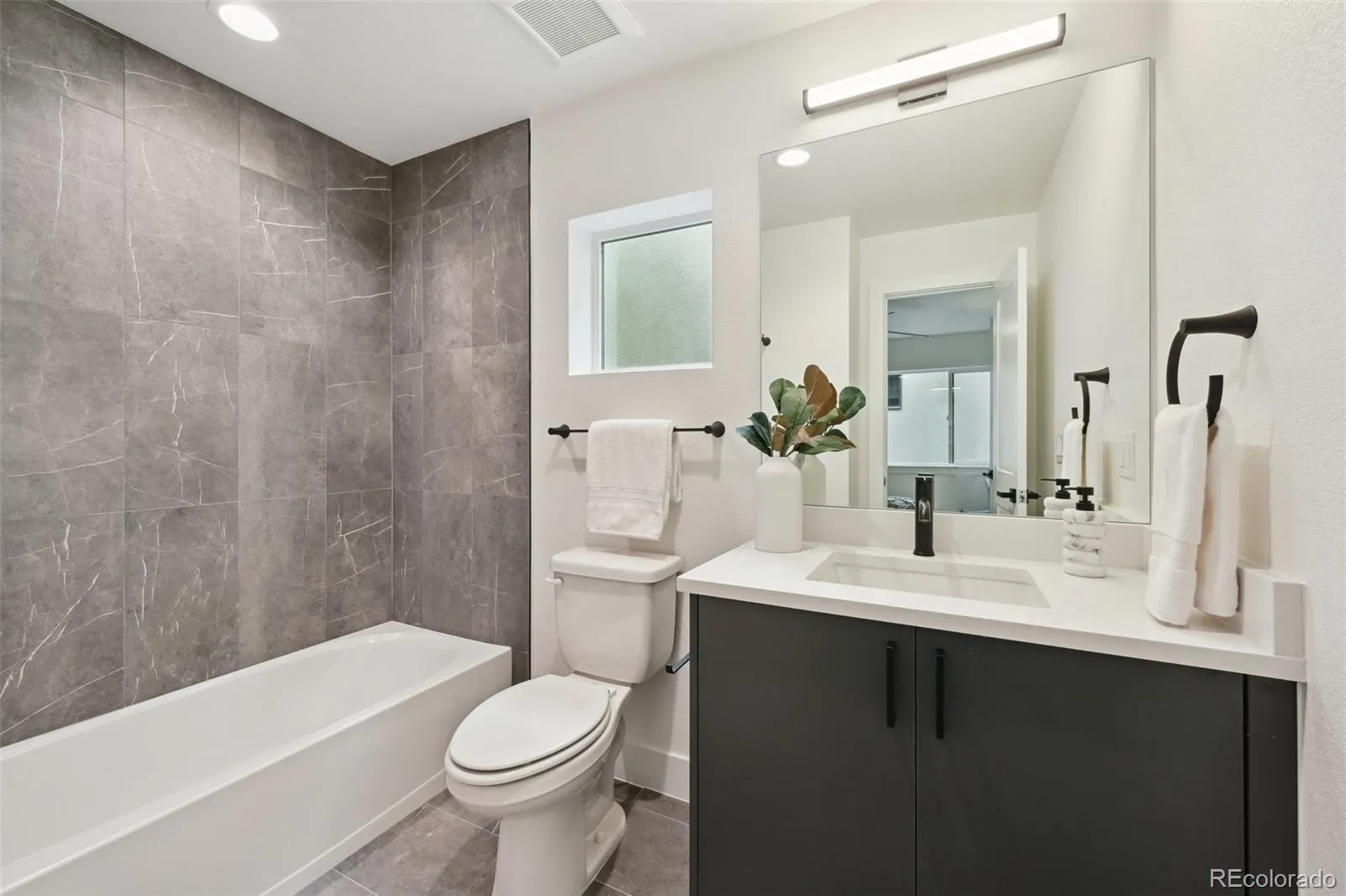 04172026201433 1600 21