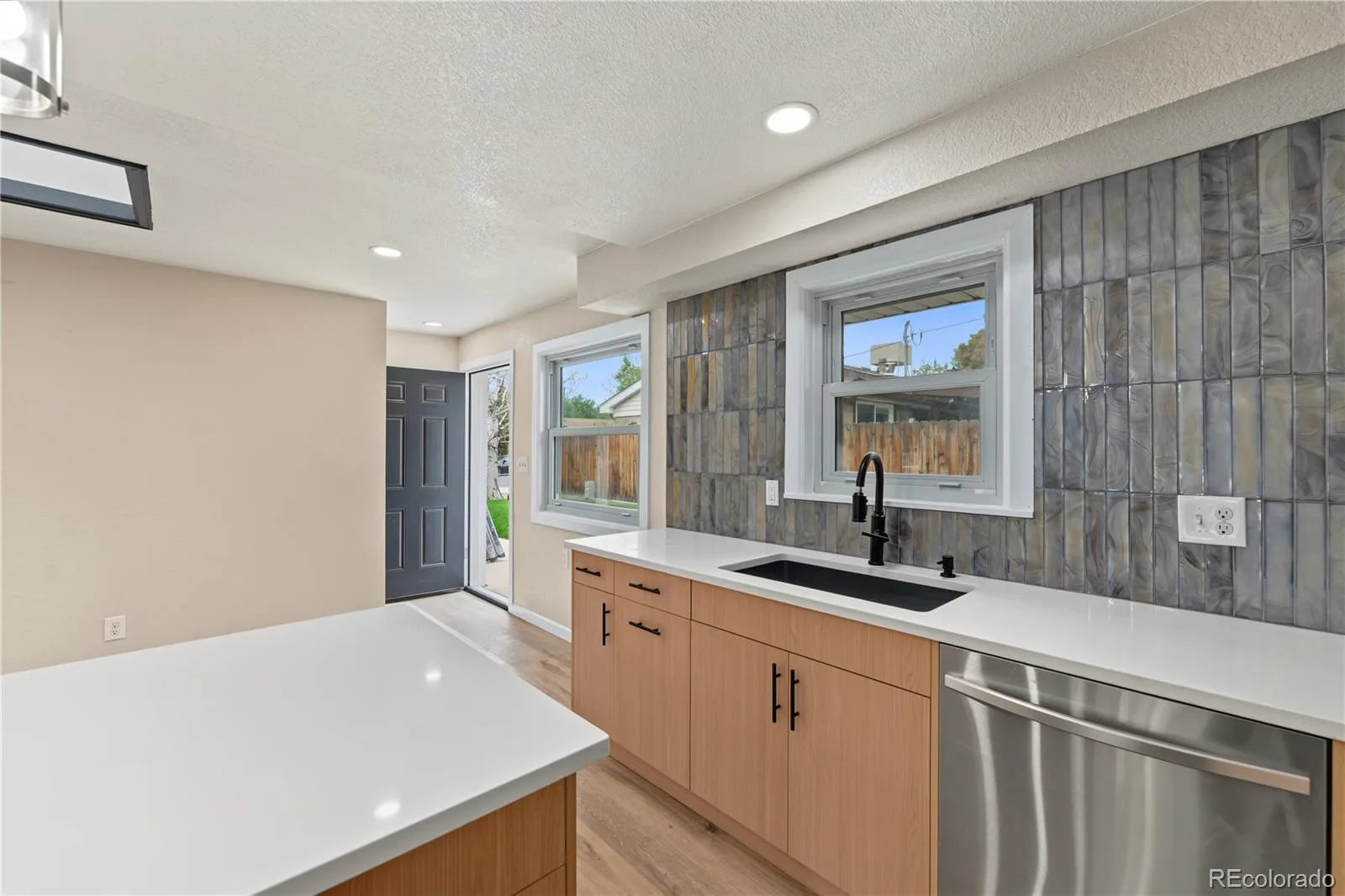 5557 W Mexico Avenue Lakewood CO 80232 | MLS #REC2984054 10062026044705 1600 17