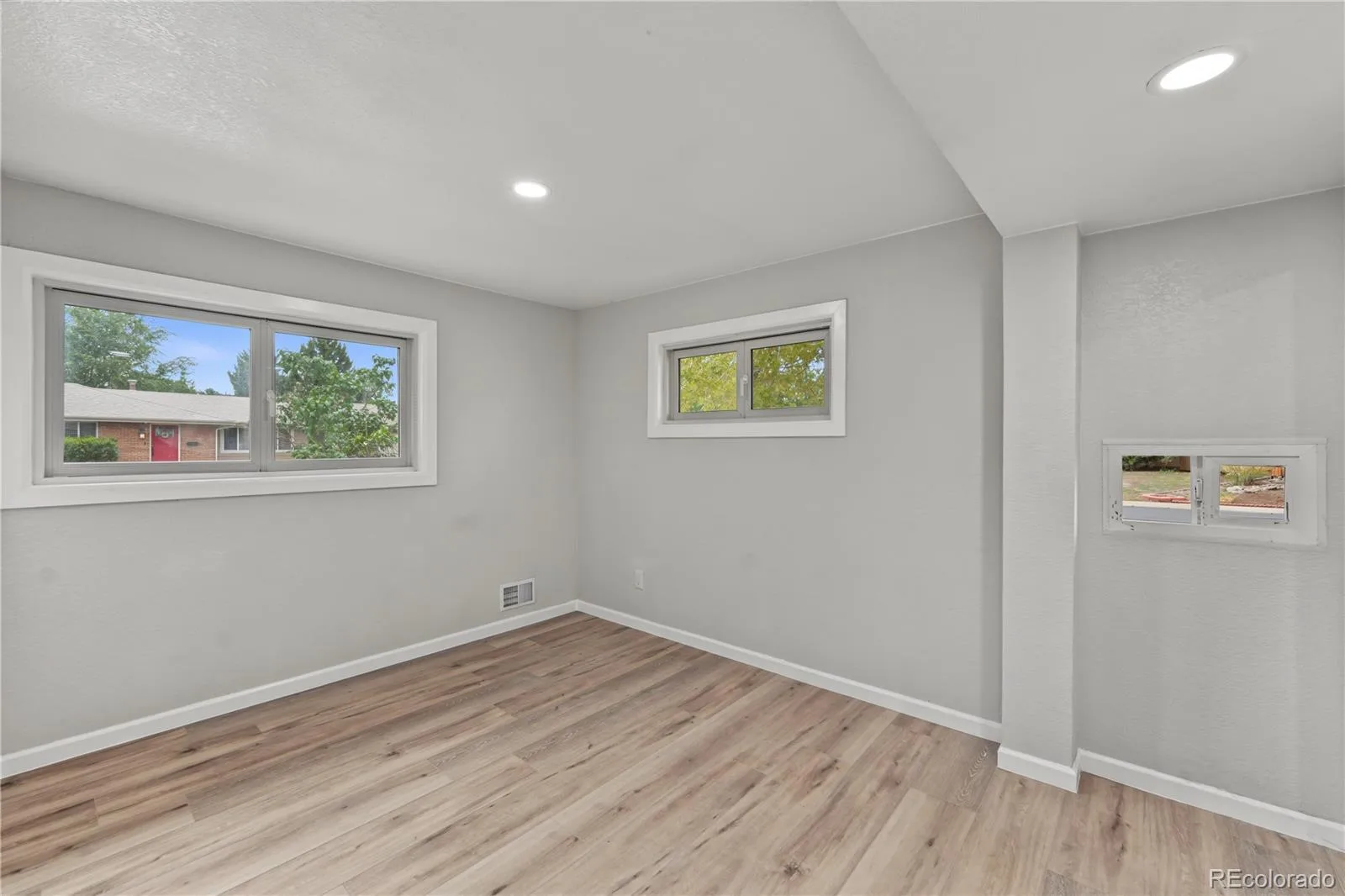 5557 W Mexico Avenue Lakewood CO 80232 | MLS #REC2984054 10062026044705 1600 18