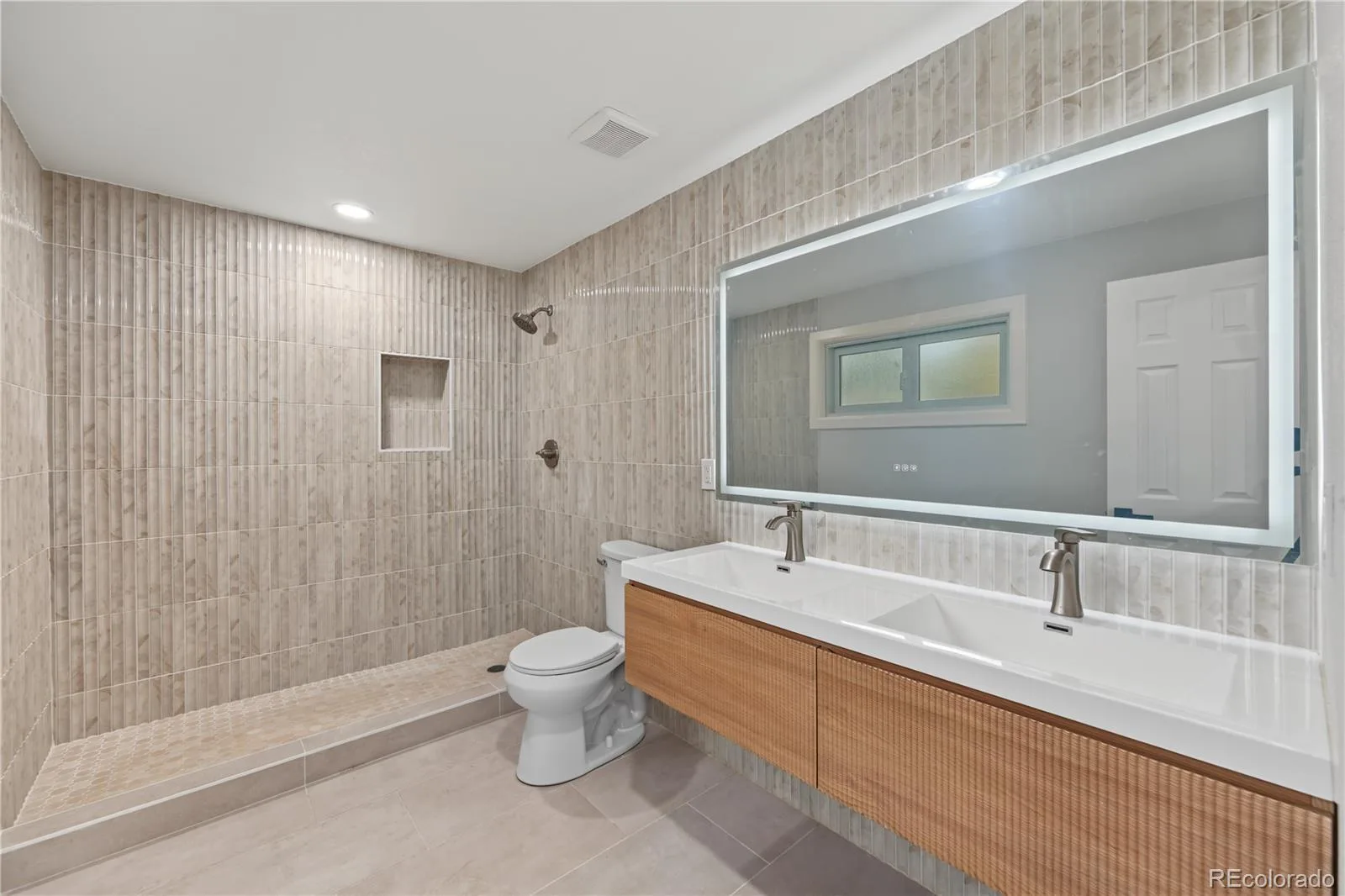 5557 W Mexico Avenue Lakewood CO 80232 | MLS #REC2984054 10062026044705 1600 21