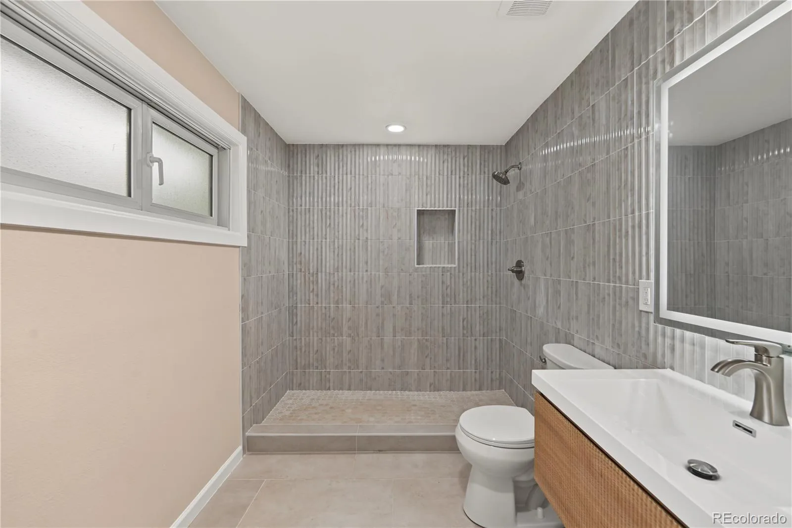 5557 W Mexico Avenue Lakewood CO 80232 | MLS #REC2984054 10062026044705 1600 22