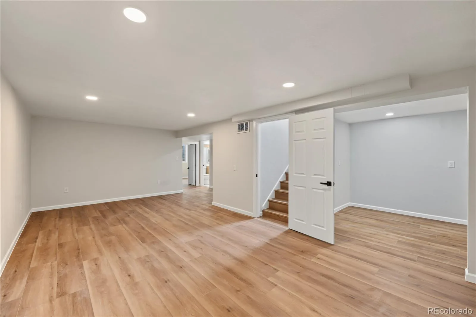5557 W Mexico Avenue Lakewood CO 80232 | MLS #REC2984054 10062026044705 1600 25