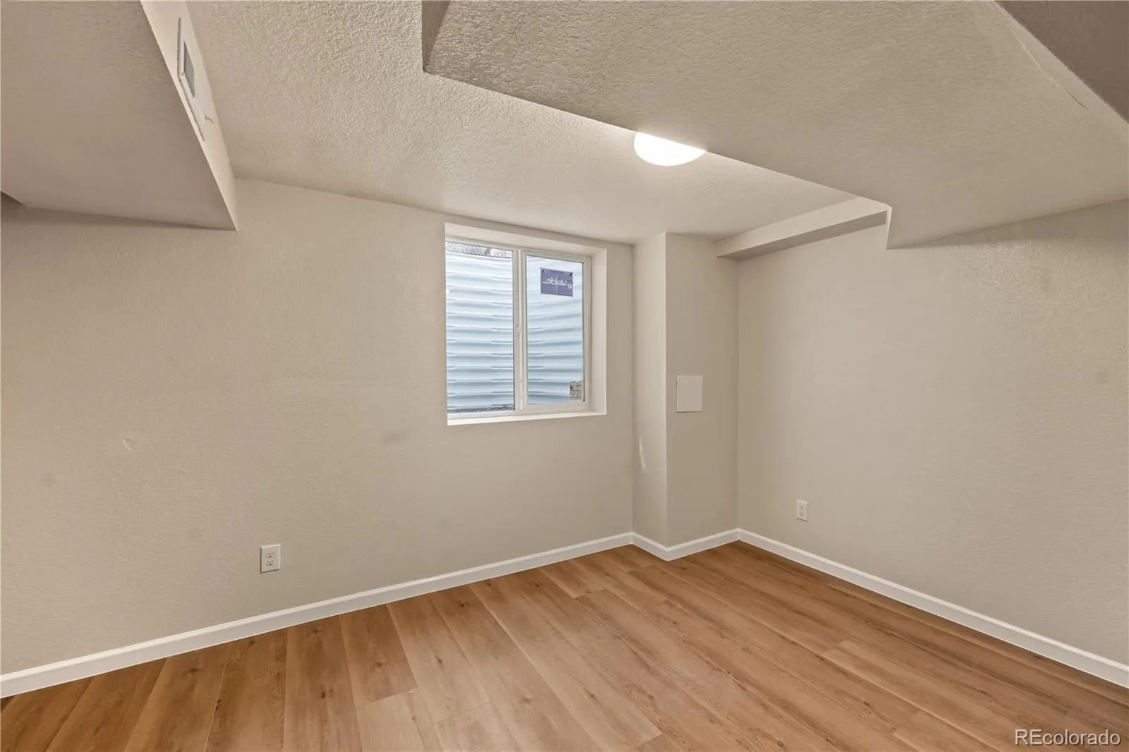 5557 W Mexico Avenue Lakewood CO 80232 | MLS #REC2984054 10062026044705 1600 29
