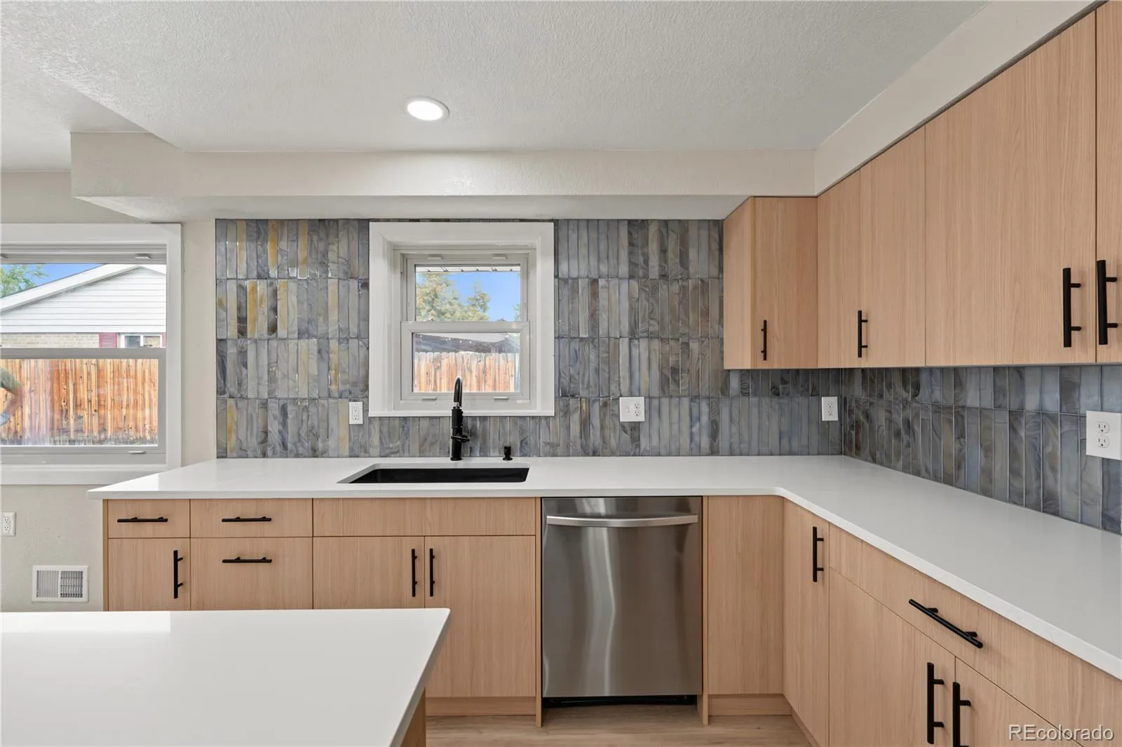 5557 W Mexico Avenue Lakewood CO 80232 | MLS #REC2984054 10062026044705 1600 9