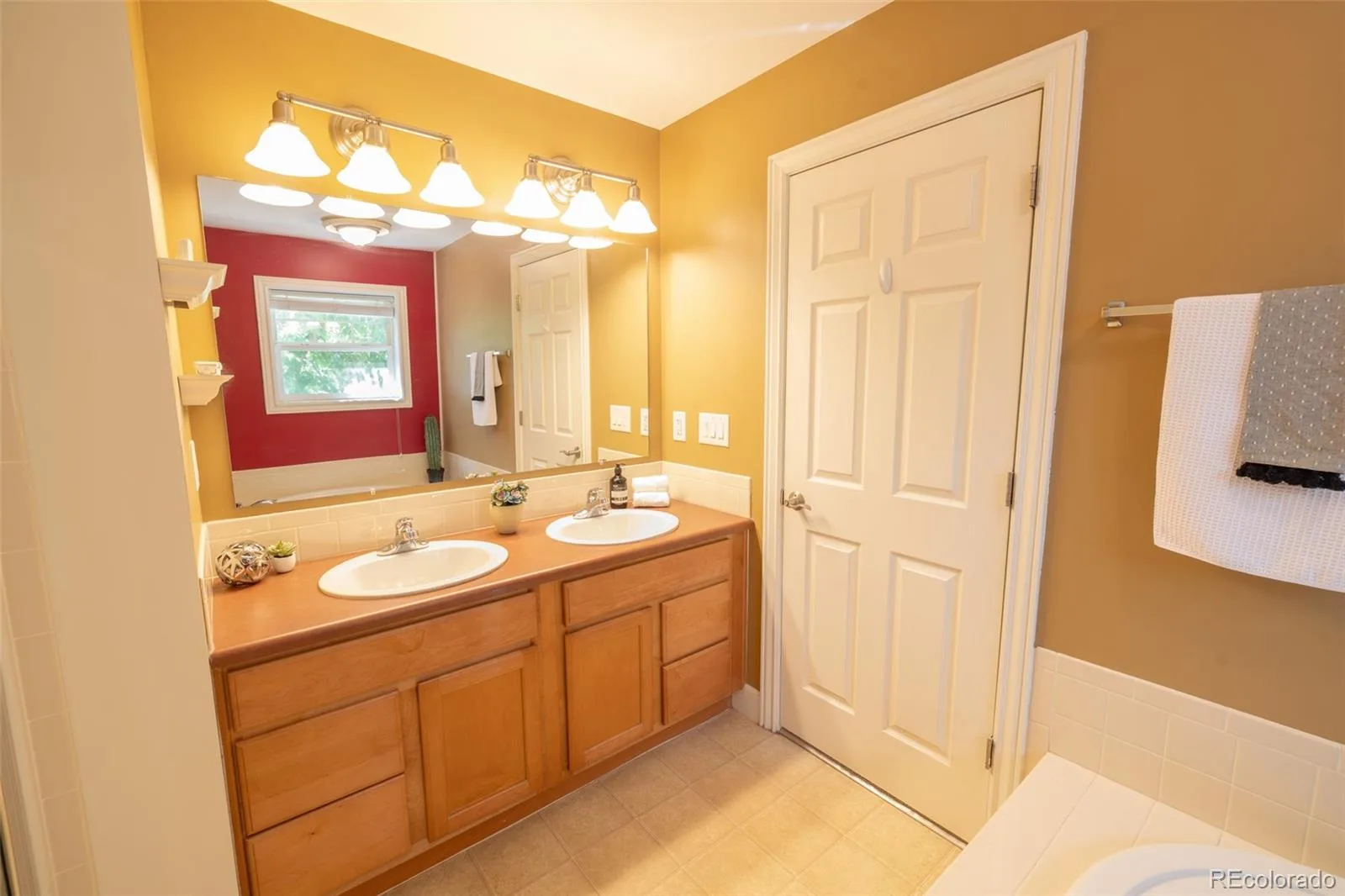 4395 E Jewell #5 Denver CO 80222 | MLS #REC2984214 06102026211335 1600 11