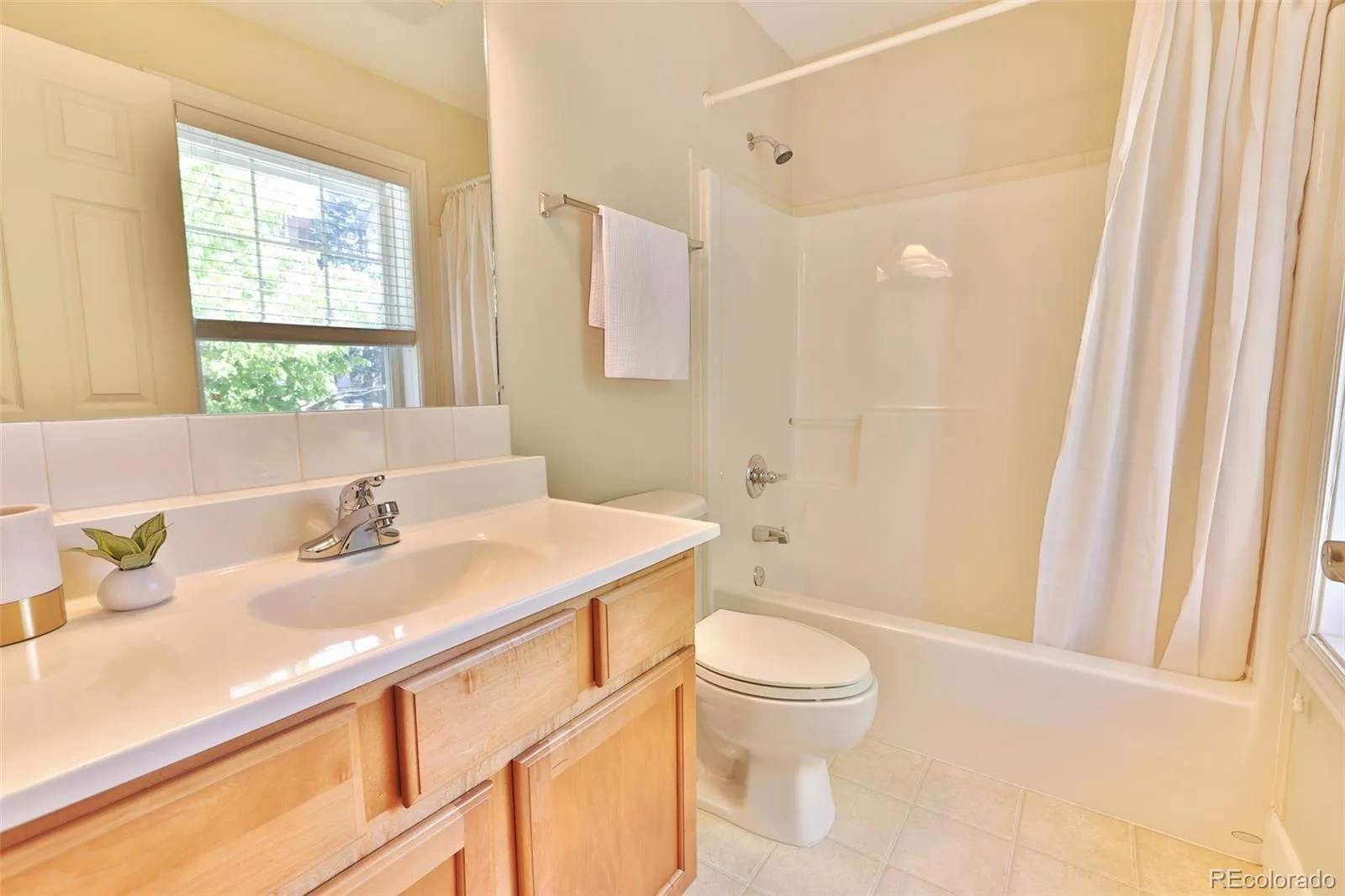4395 E Jewell #5 Denver CO 80222 | MLS #REC2984214 06102026211335 1600 16