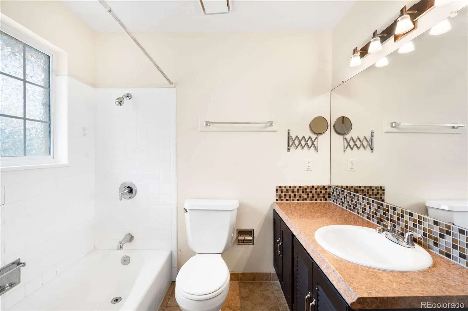 6984 S Spruce Drive Centennial CO 80112 MLS #REC2985964 06092026004411 1600 17