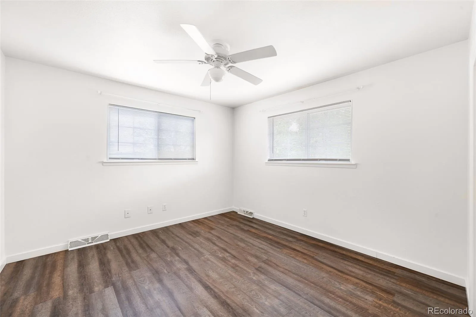 6984 S Spruce Drive Centennial CO 80112 MLS #REC2985964 06092026004411 1600 18