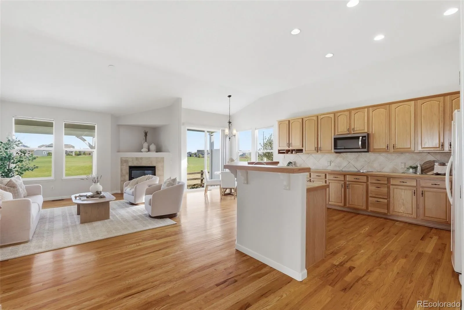 04122026212130 1600 11