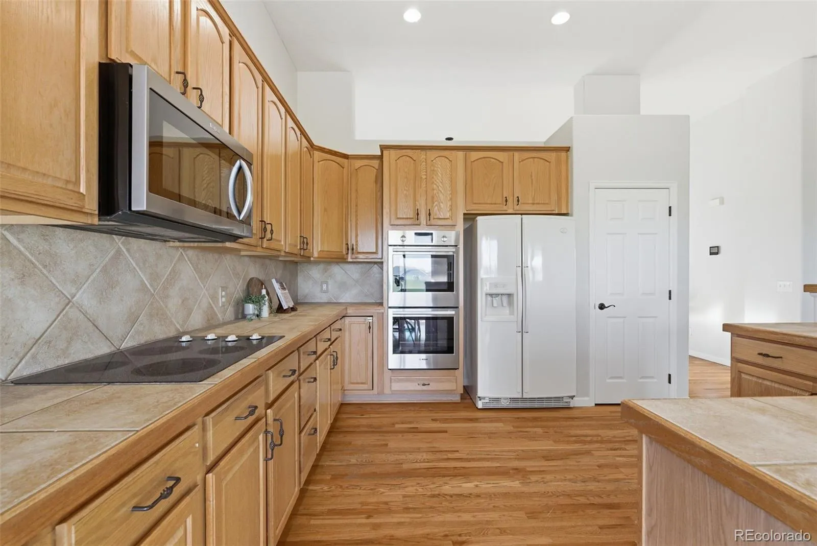 04122026212130 1600 13