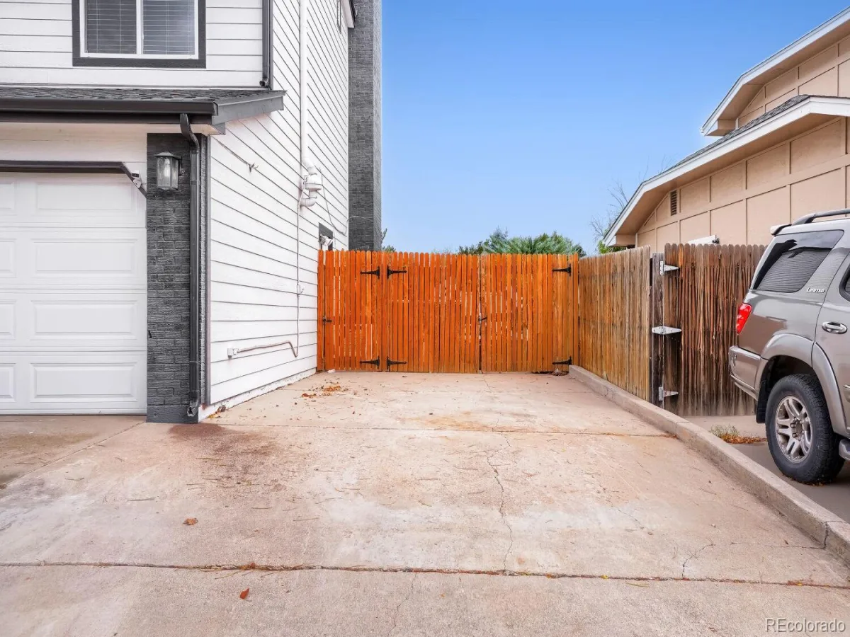 3670 S Zeno Way Aurora CO 80013 | MLS #REC2988159 10172026014509 1200 26
