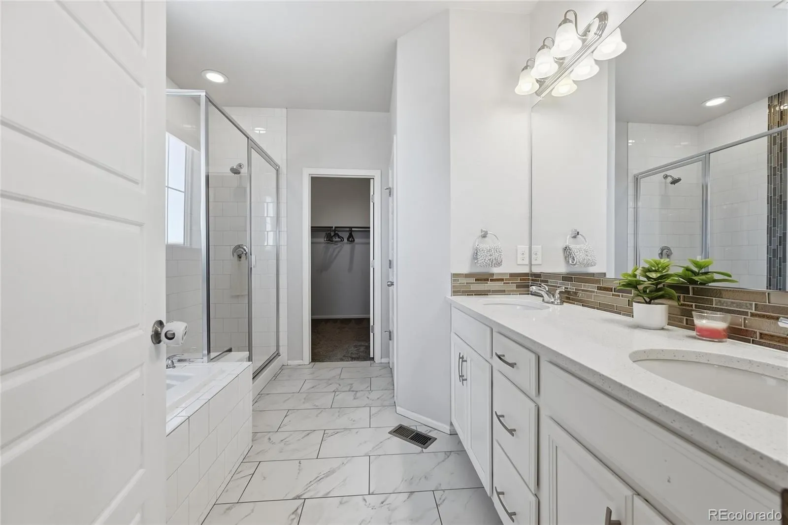 27179 E Fremont Place Aurora CO 80016 MLS #REC2988320 05052026035145 1600 19