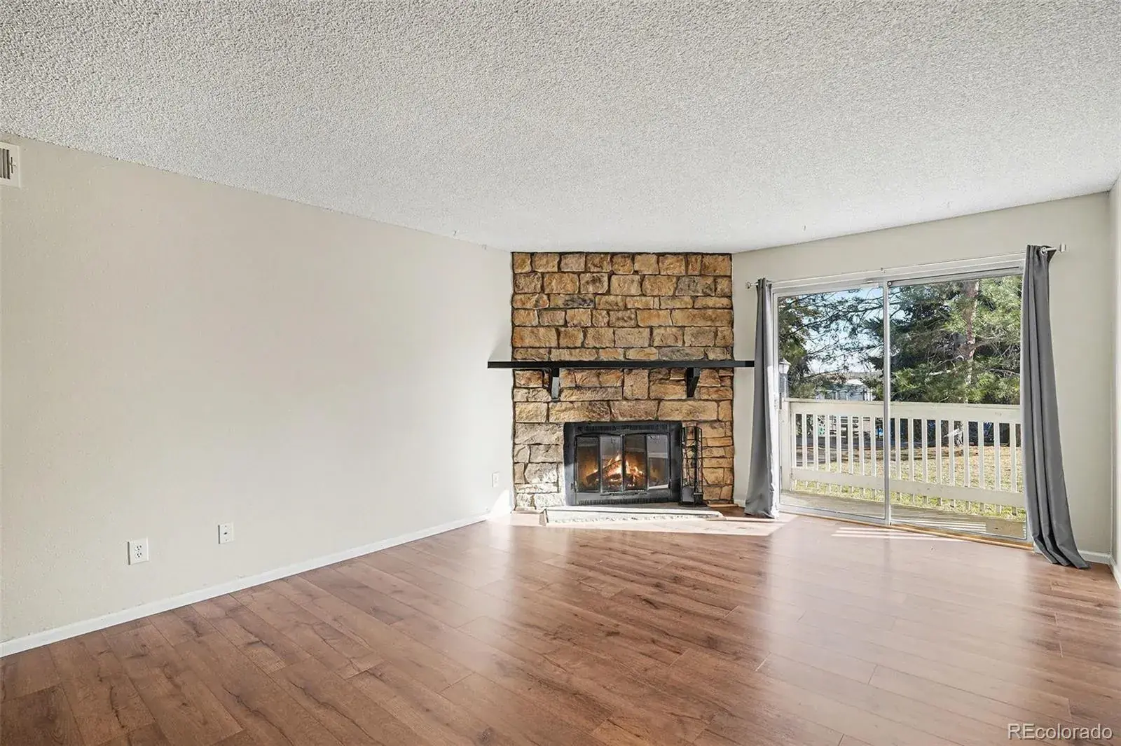 14142 E Colorado Drive #101 Aurora CO 80012 MLS #REC2988972 02032026175928 1600 23