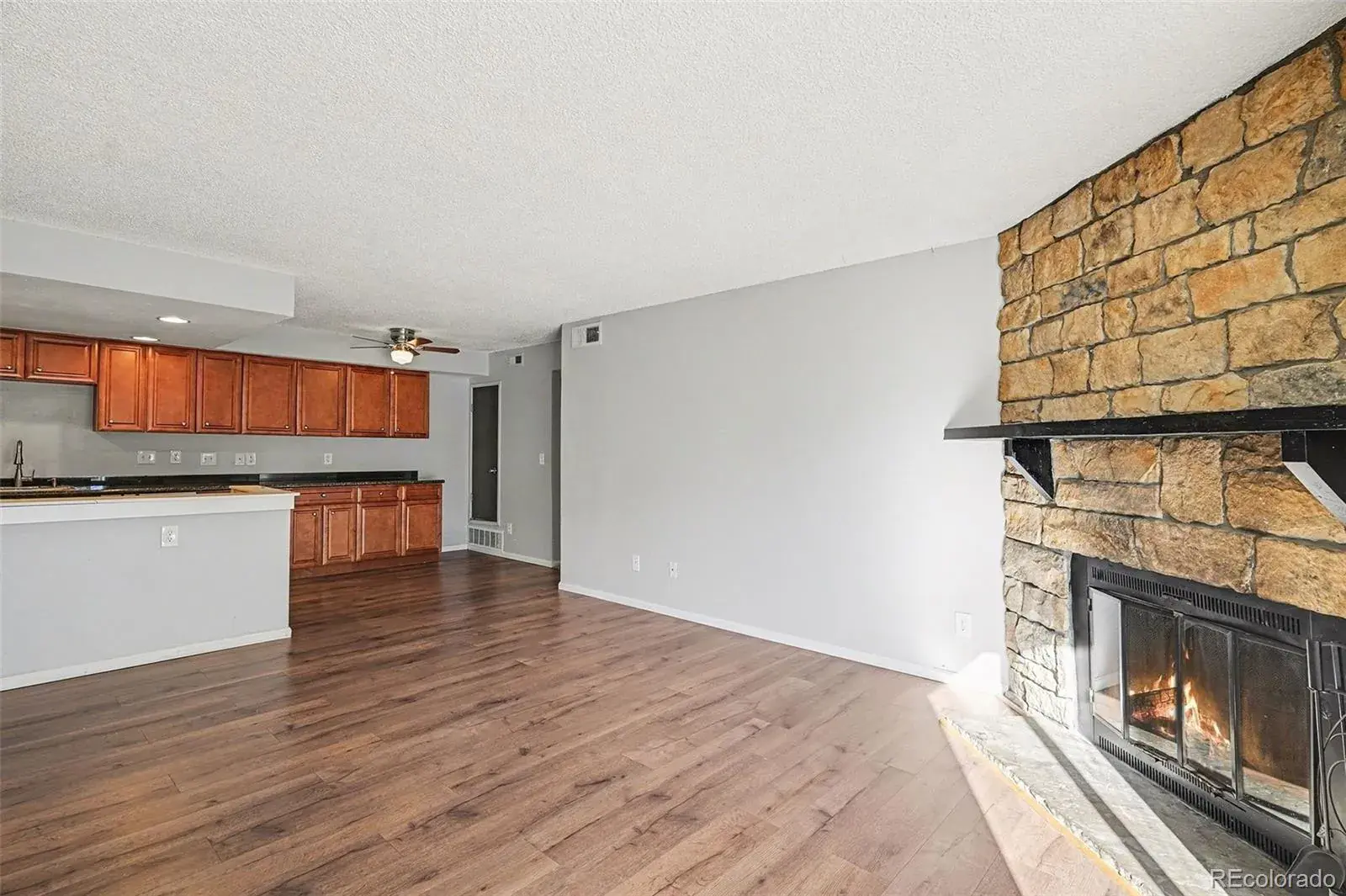 14142 E Colorado Drive #101 Aurora CO 80012 MLS #REC2988972 02032026175928 1600 24