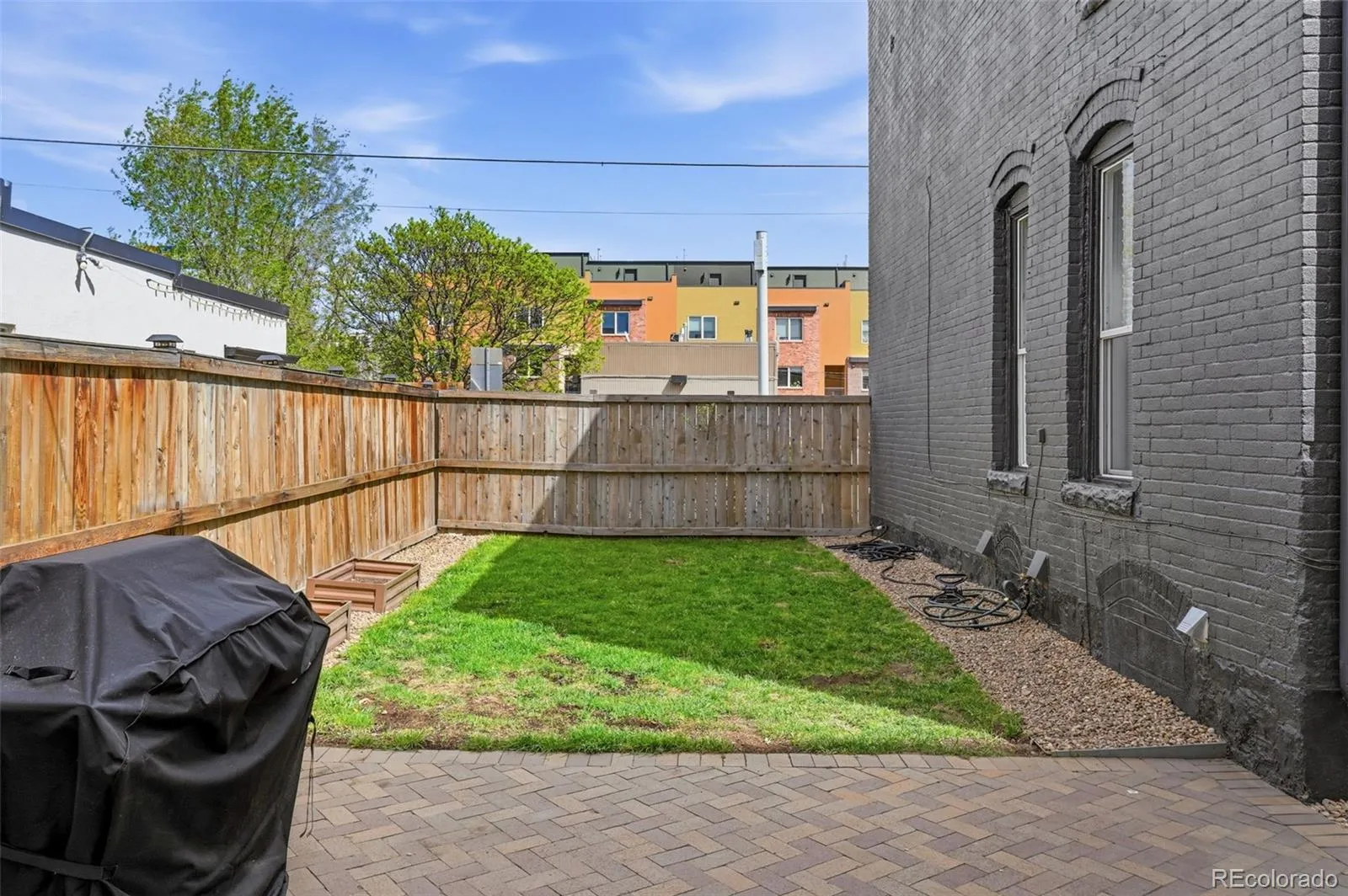 04112026004128 1600 33