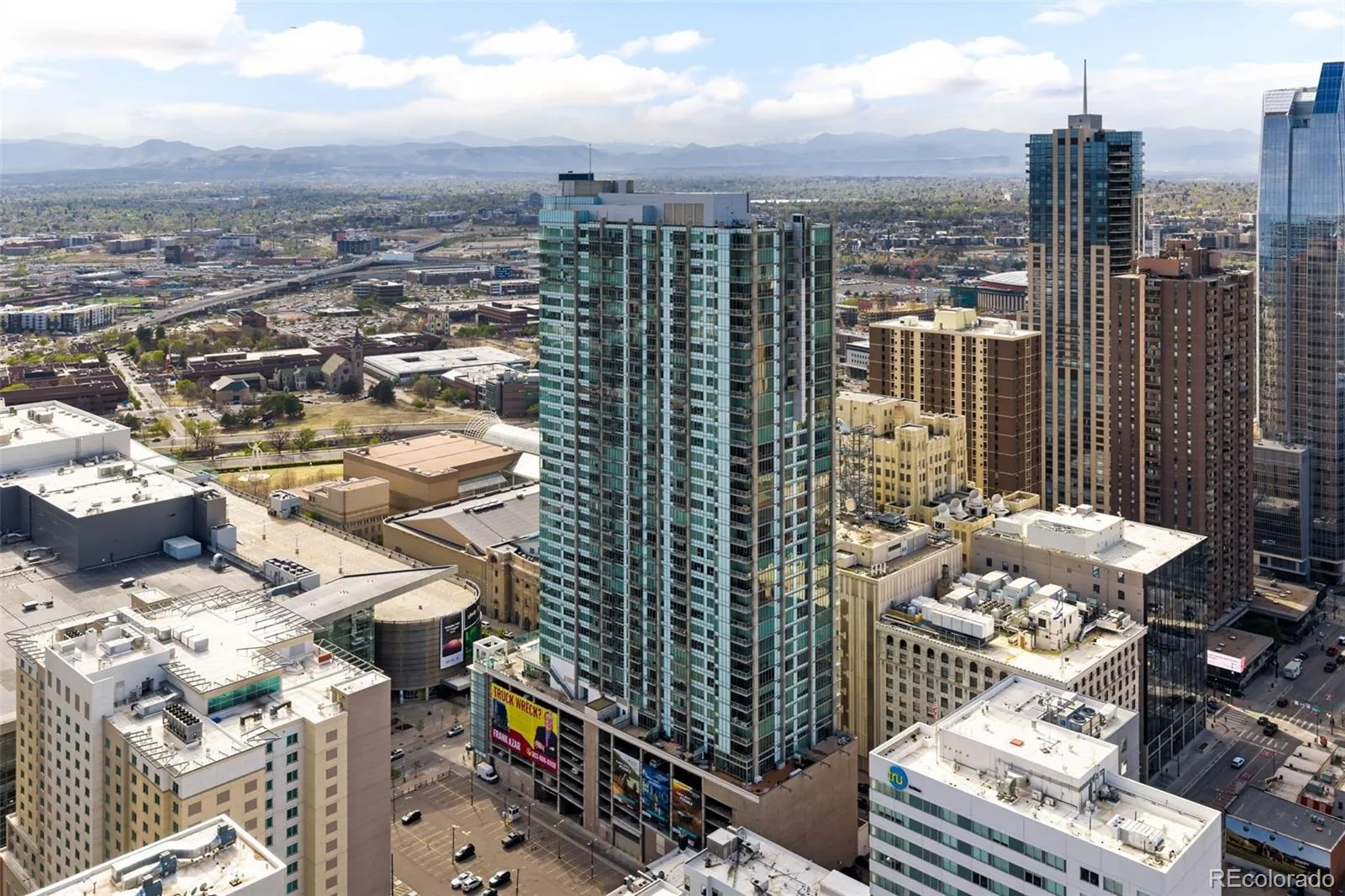 04112026232102 1600 1