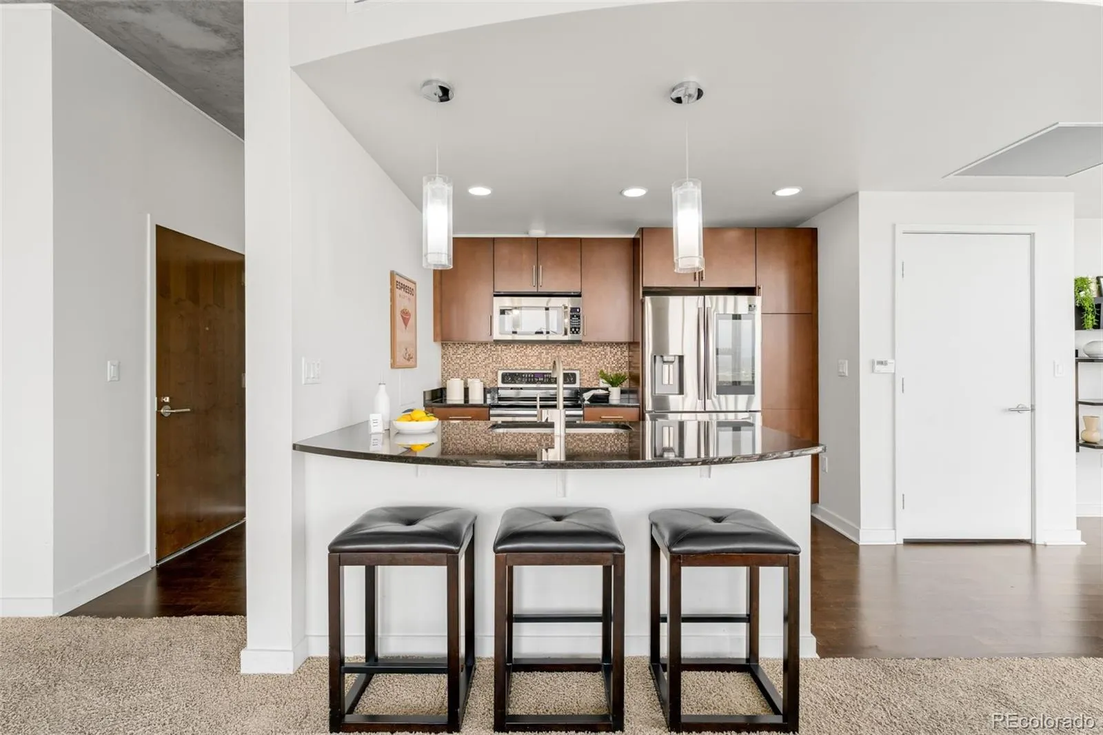 04112026232102 1600 11