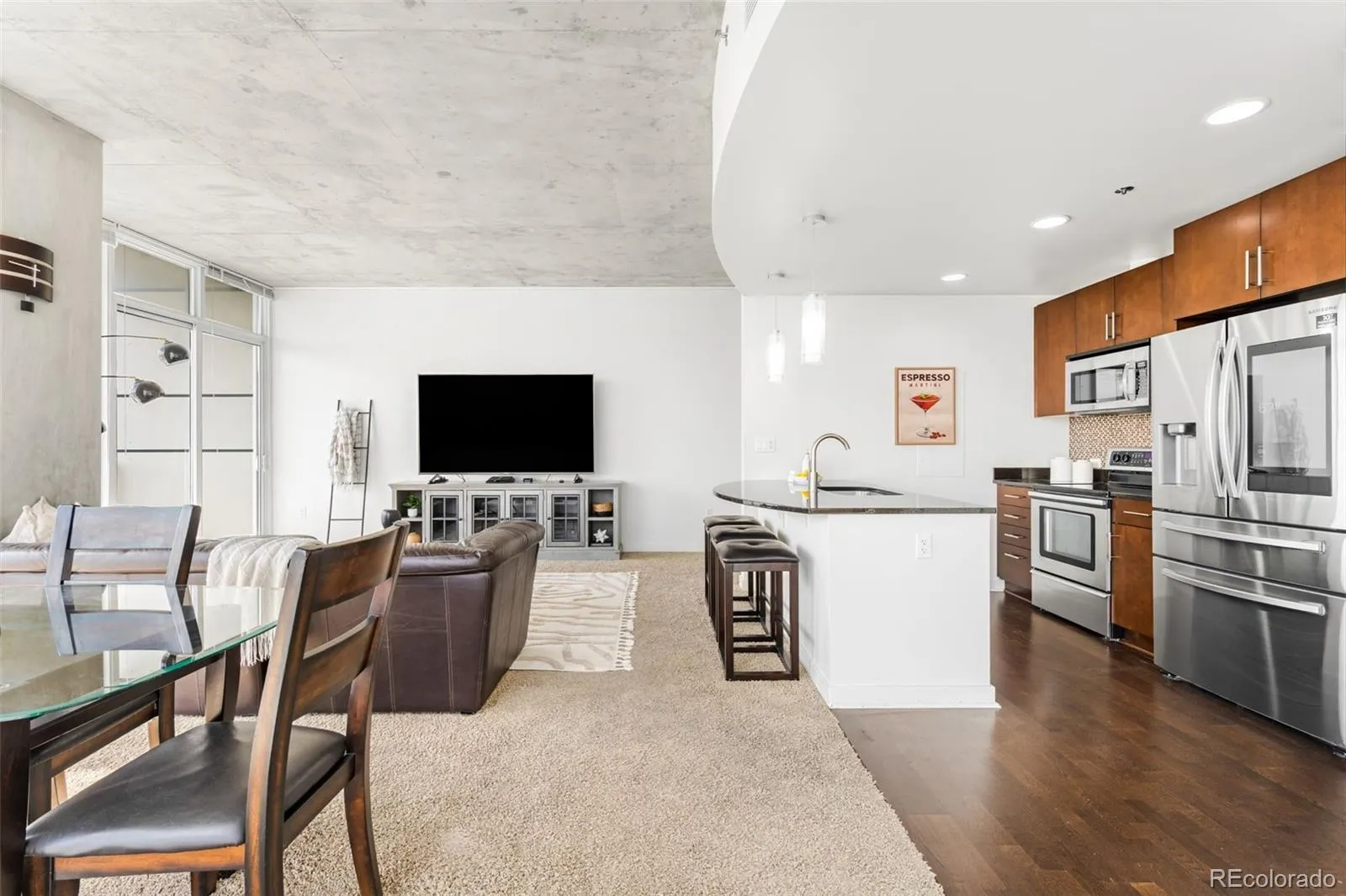 04112026232102 1600 12