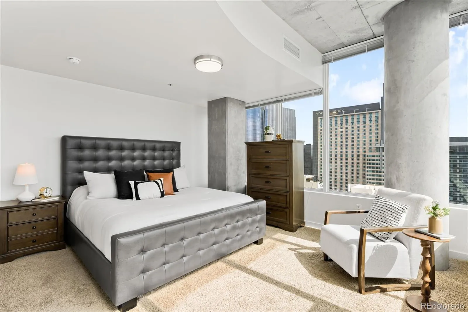 04112026232102 1600 16