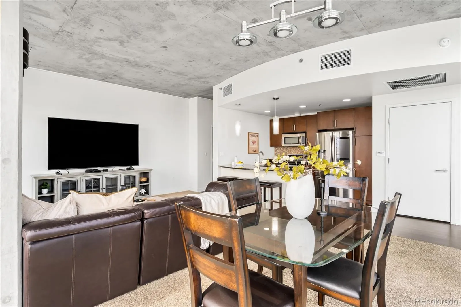 04112026232102 1600 2