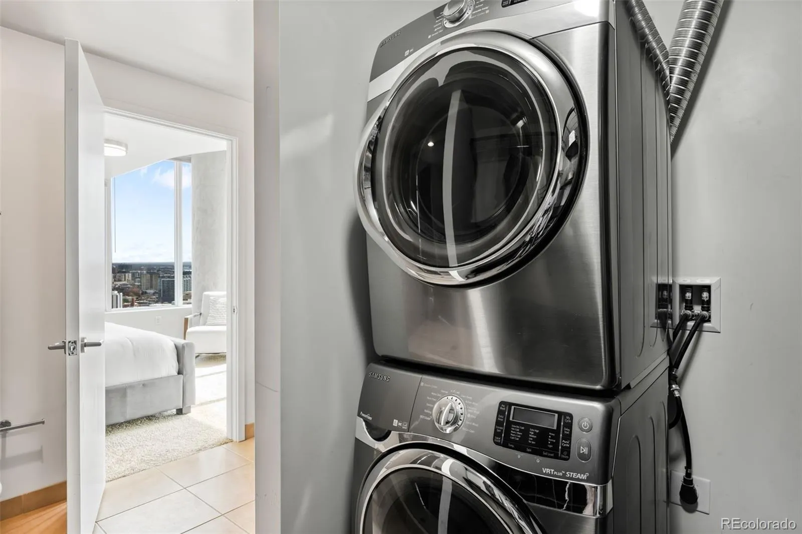 04112026232102 1600 20